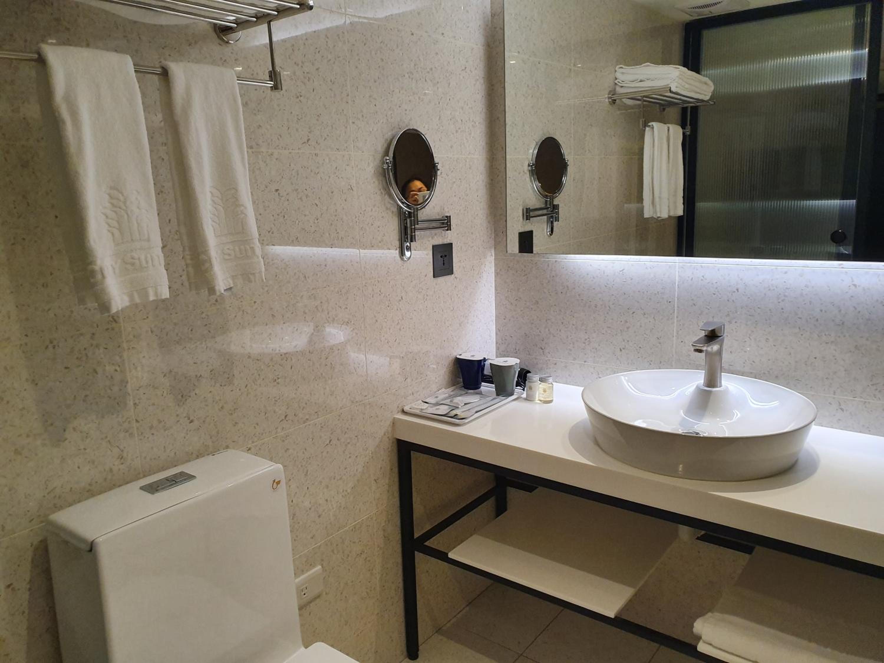 Superior Twin Room - No Window - Photo 6