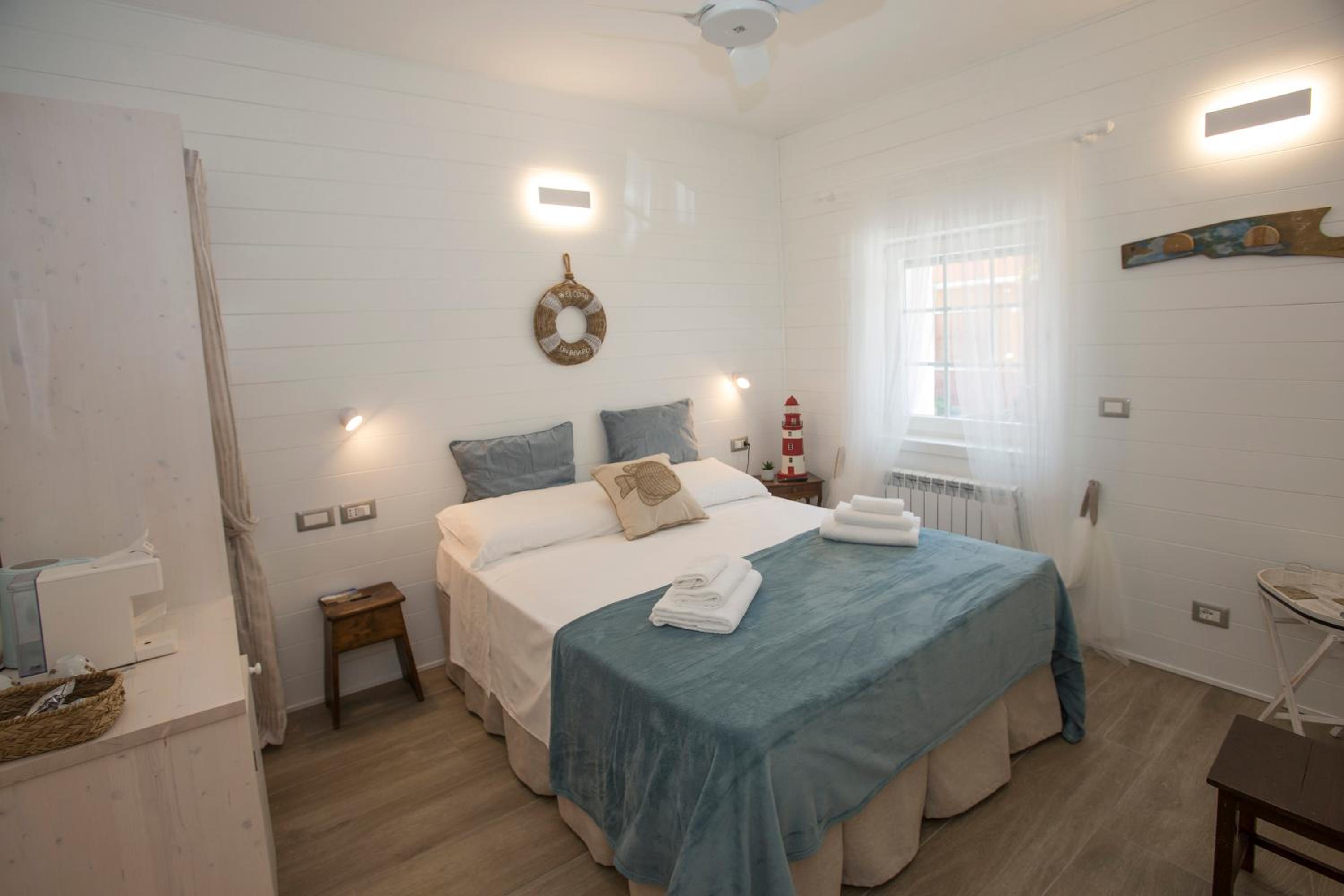 Single Room with Private Bathroom photo 1