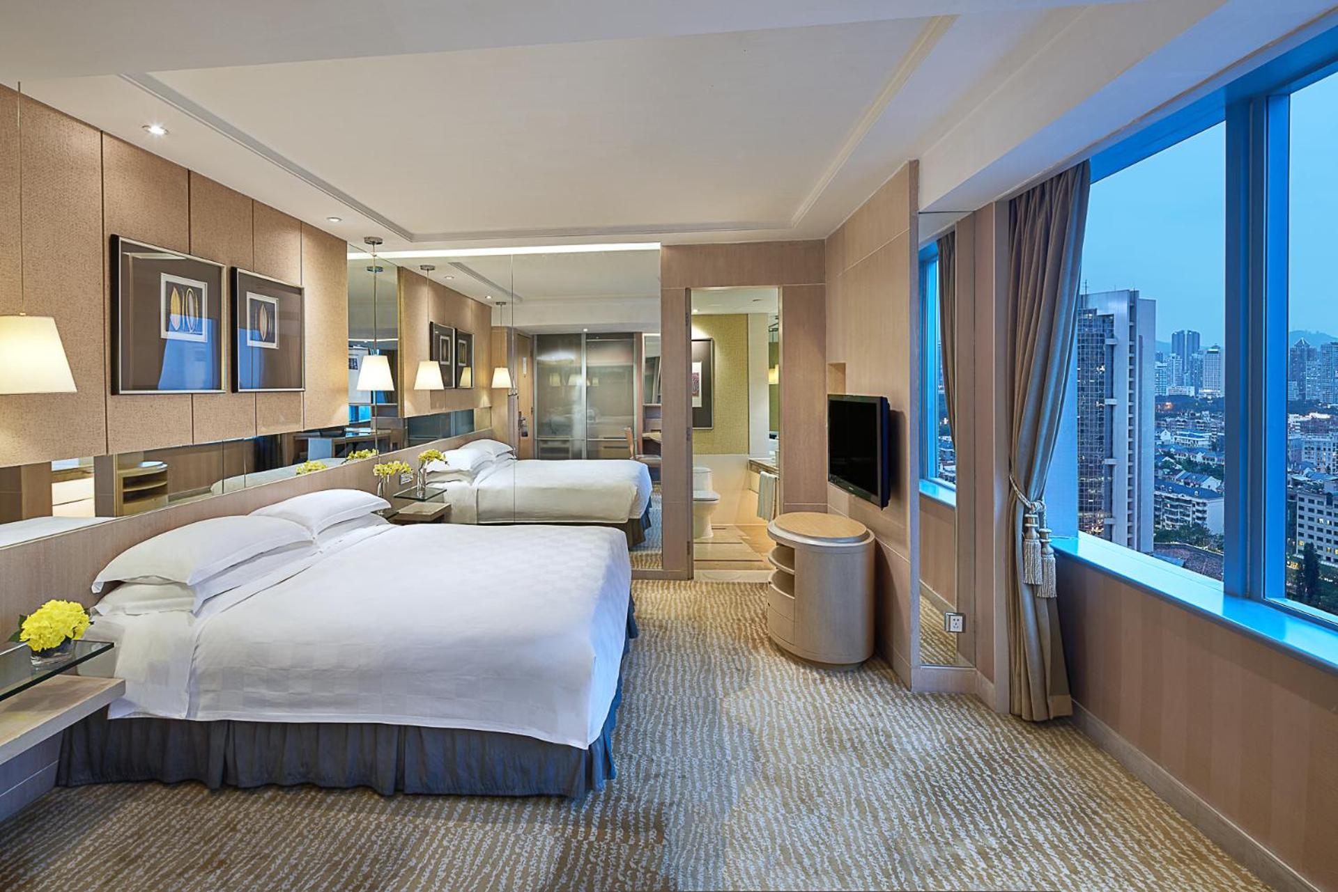 Deluxe King Room photo 3