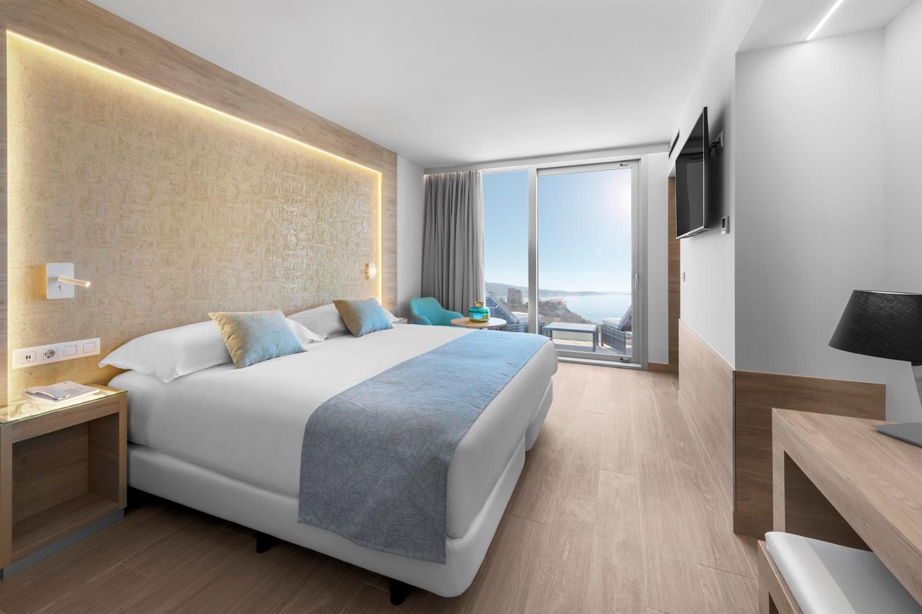 Doble Confort Zeus - Vista lateral al mar (2 adultos)