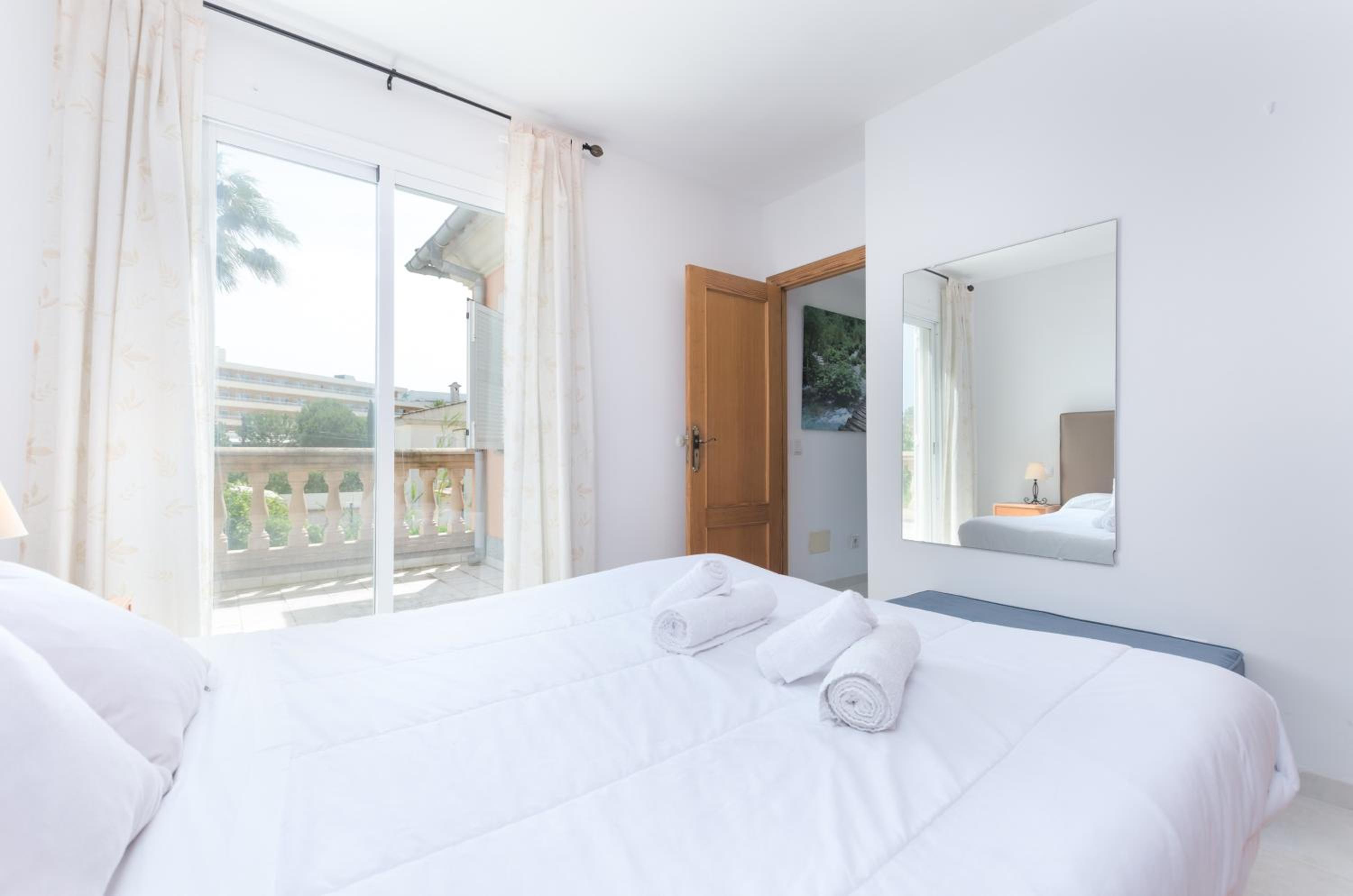 Villa de Tres Habitaciones