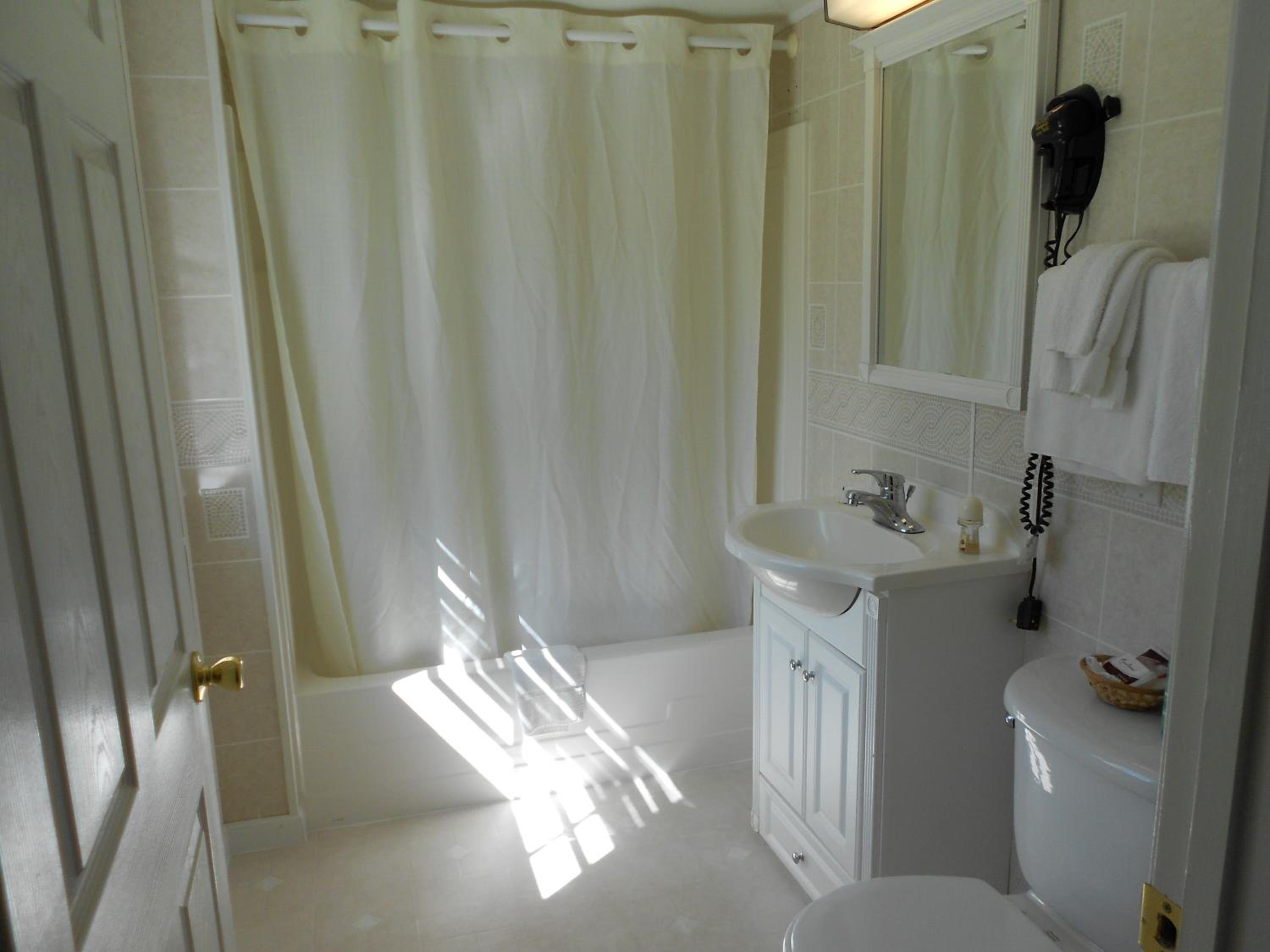 Double Room with Two Double Beds - Photo 3