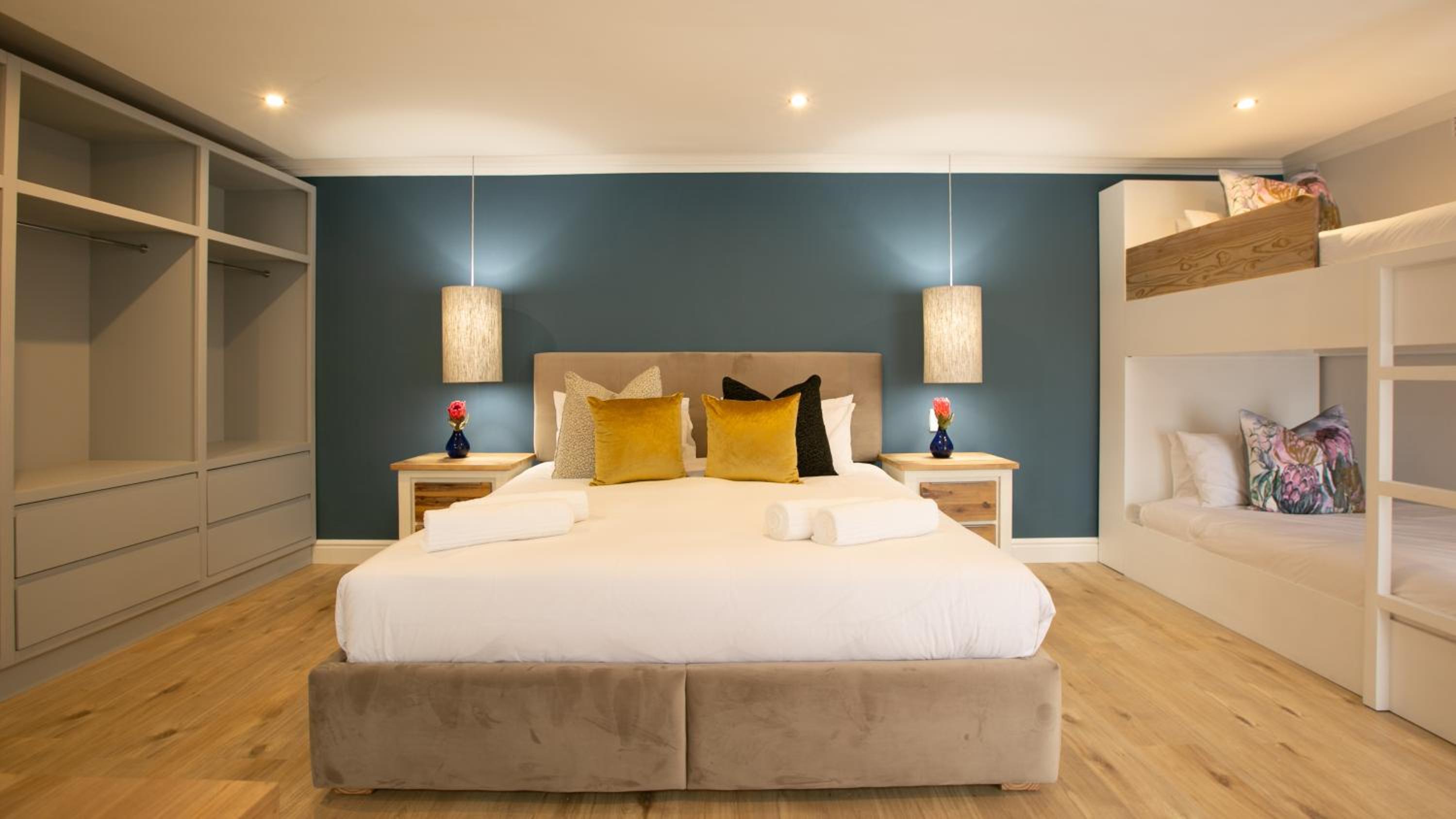 Deluxe King Room photo 1