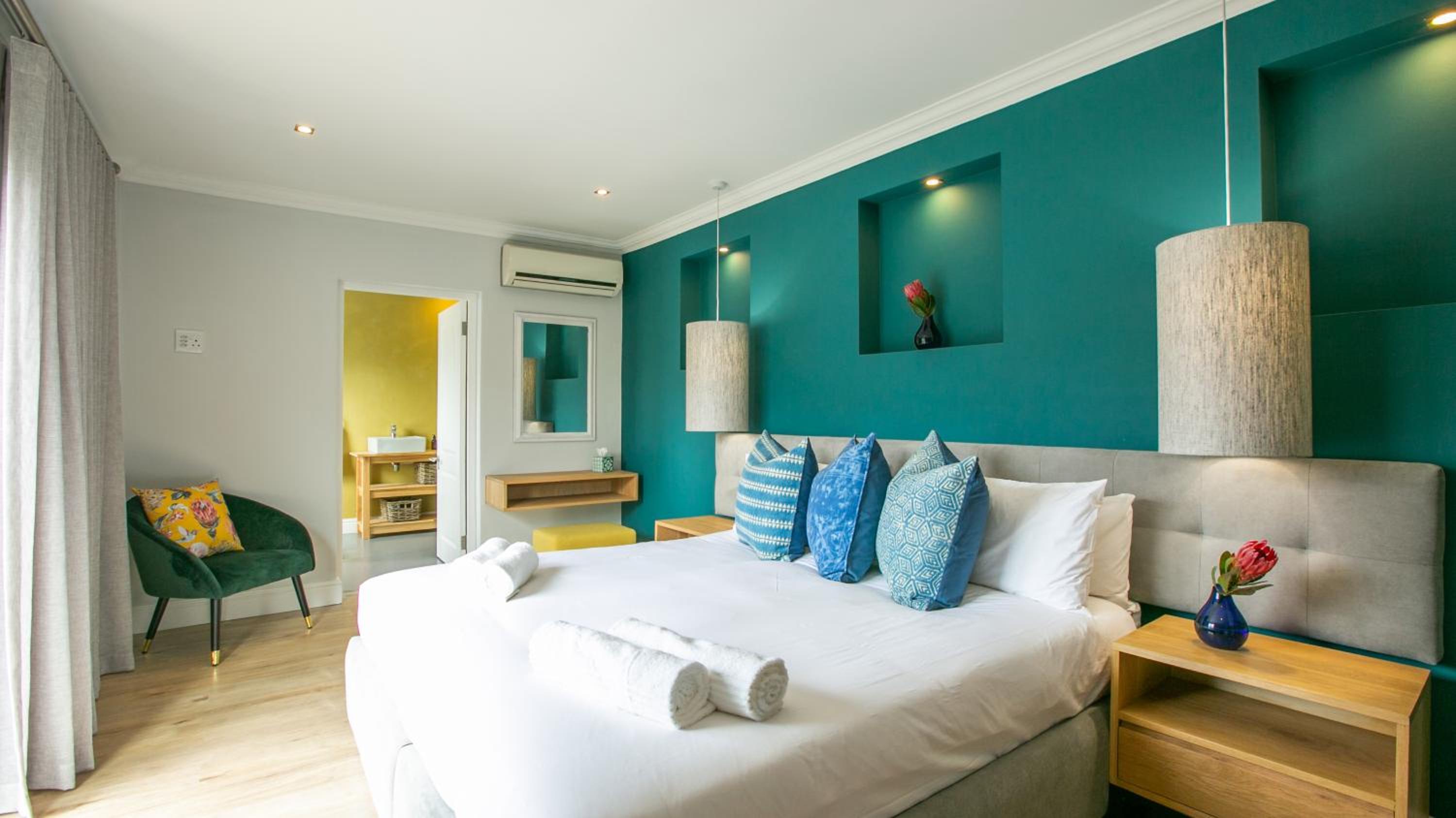 Deluxe King Room photo 1