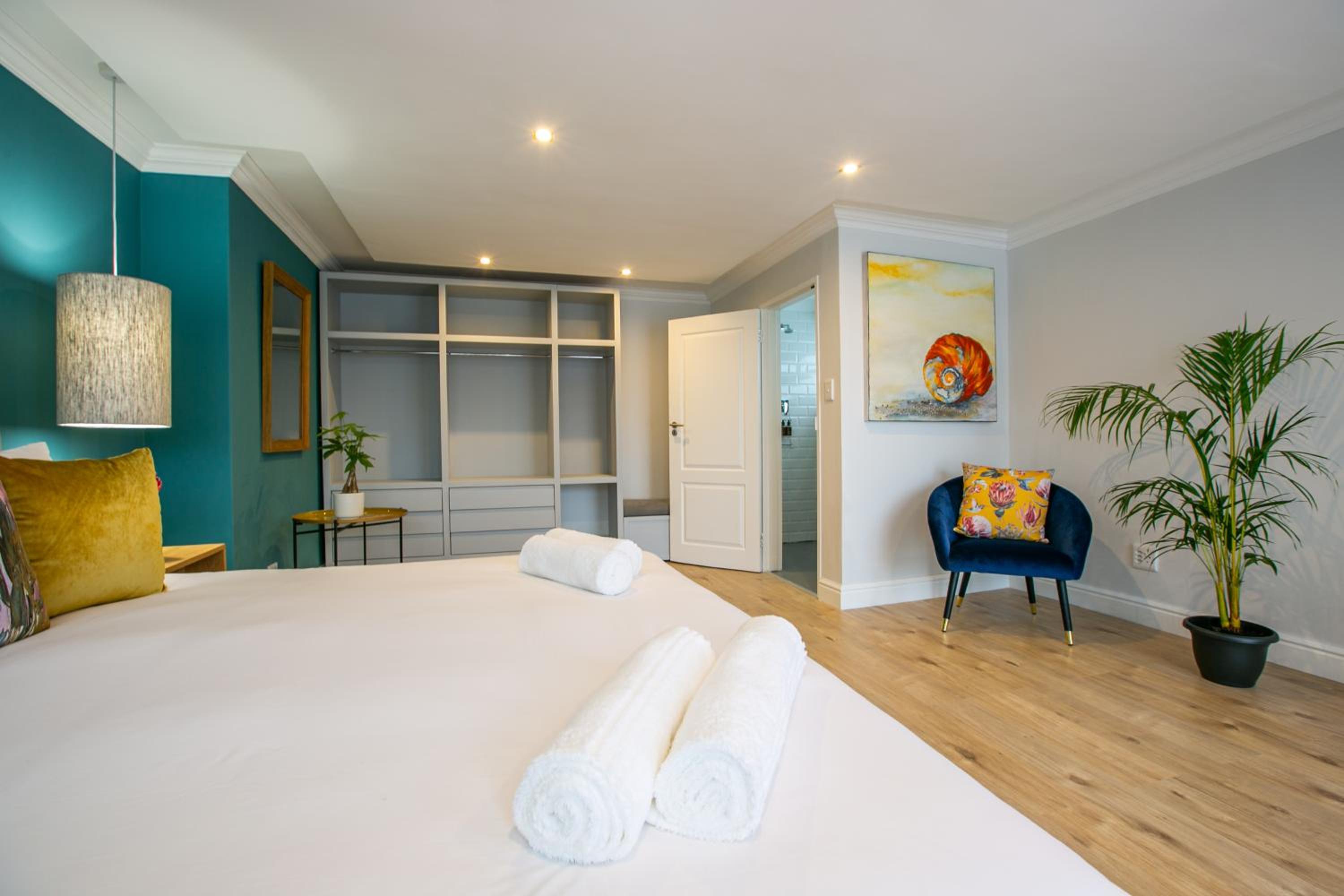 Deluxe King Room photo 1