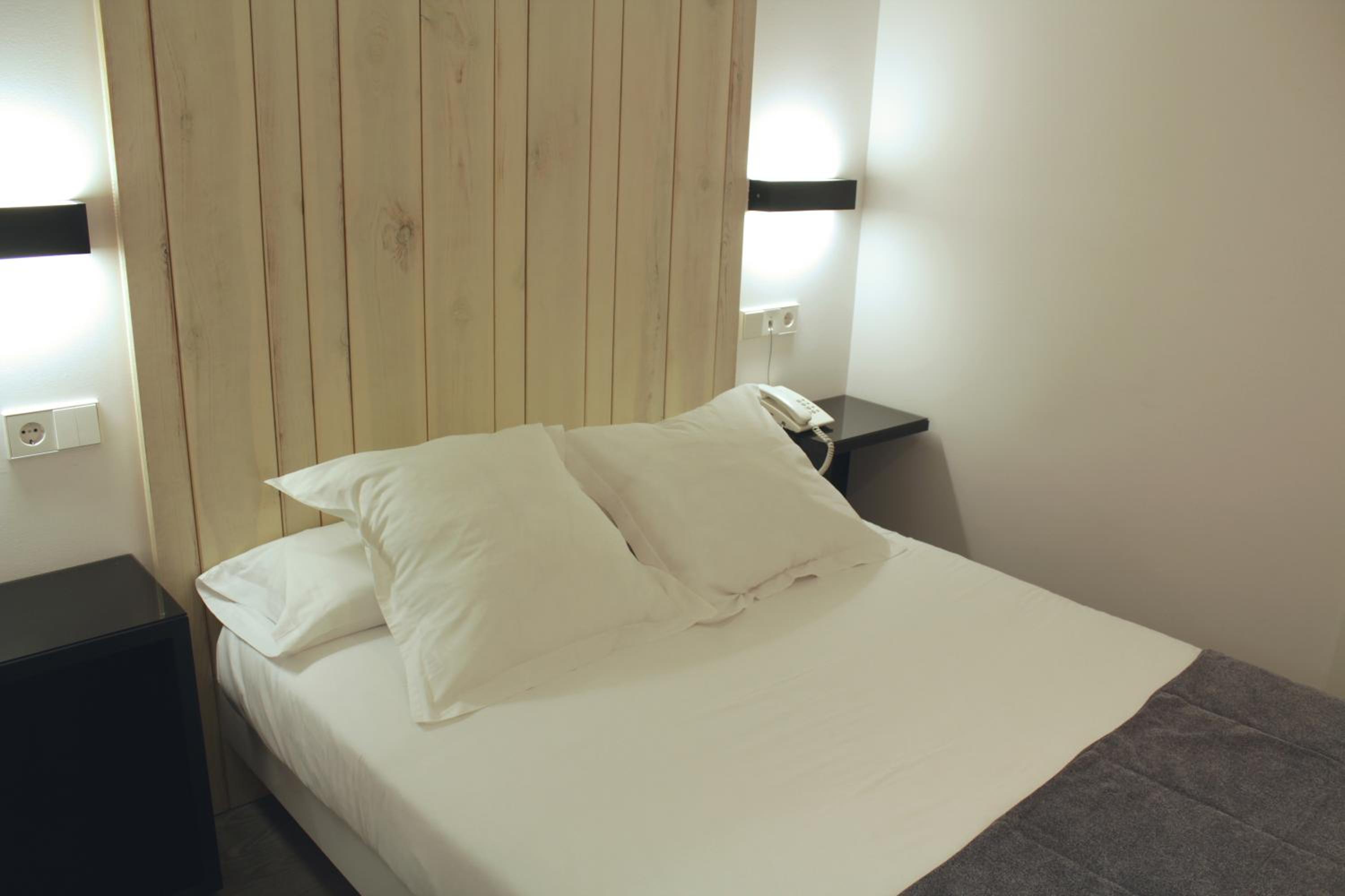Double Room - Photo 3