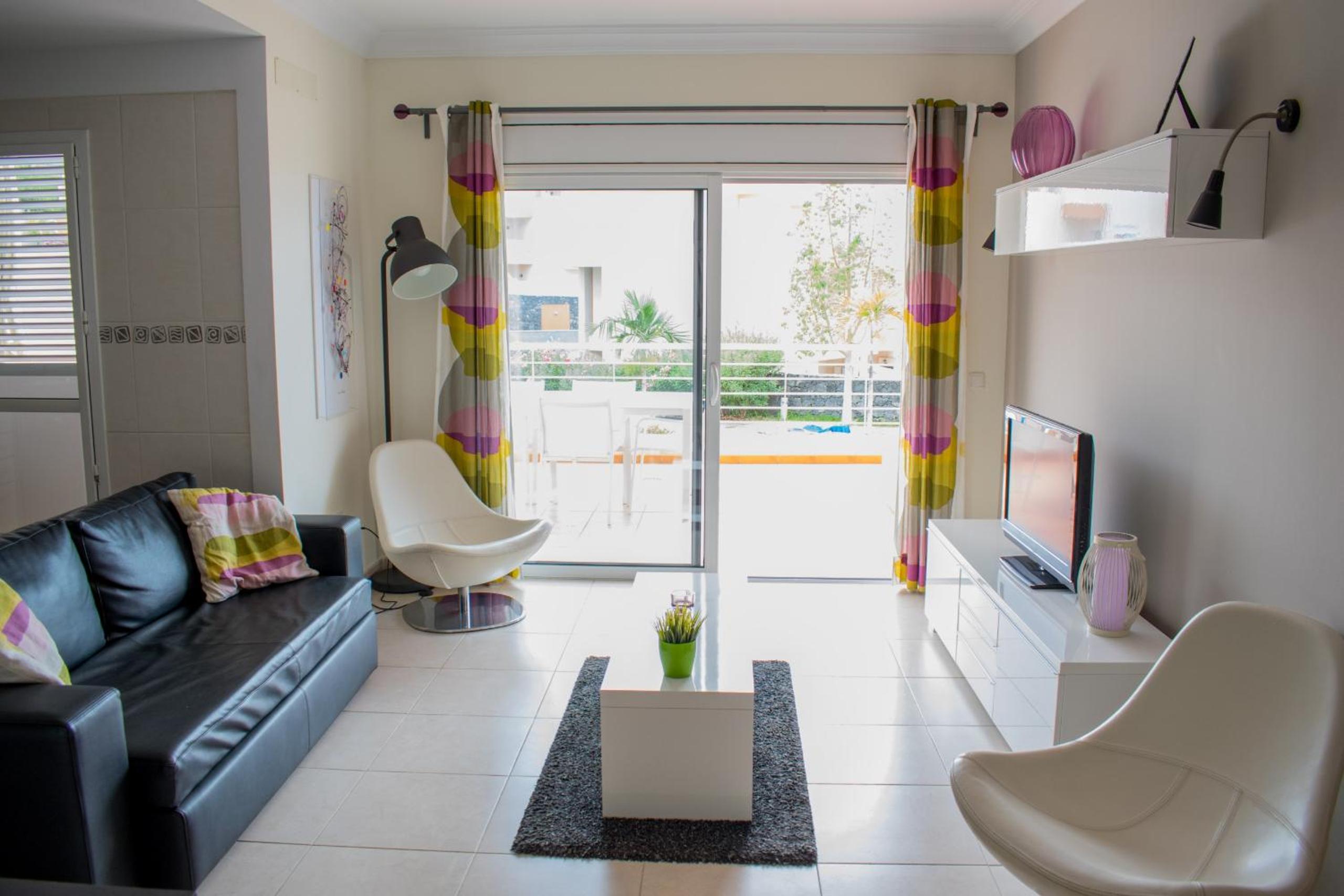 Apartamento con vista a la piscina