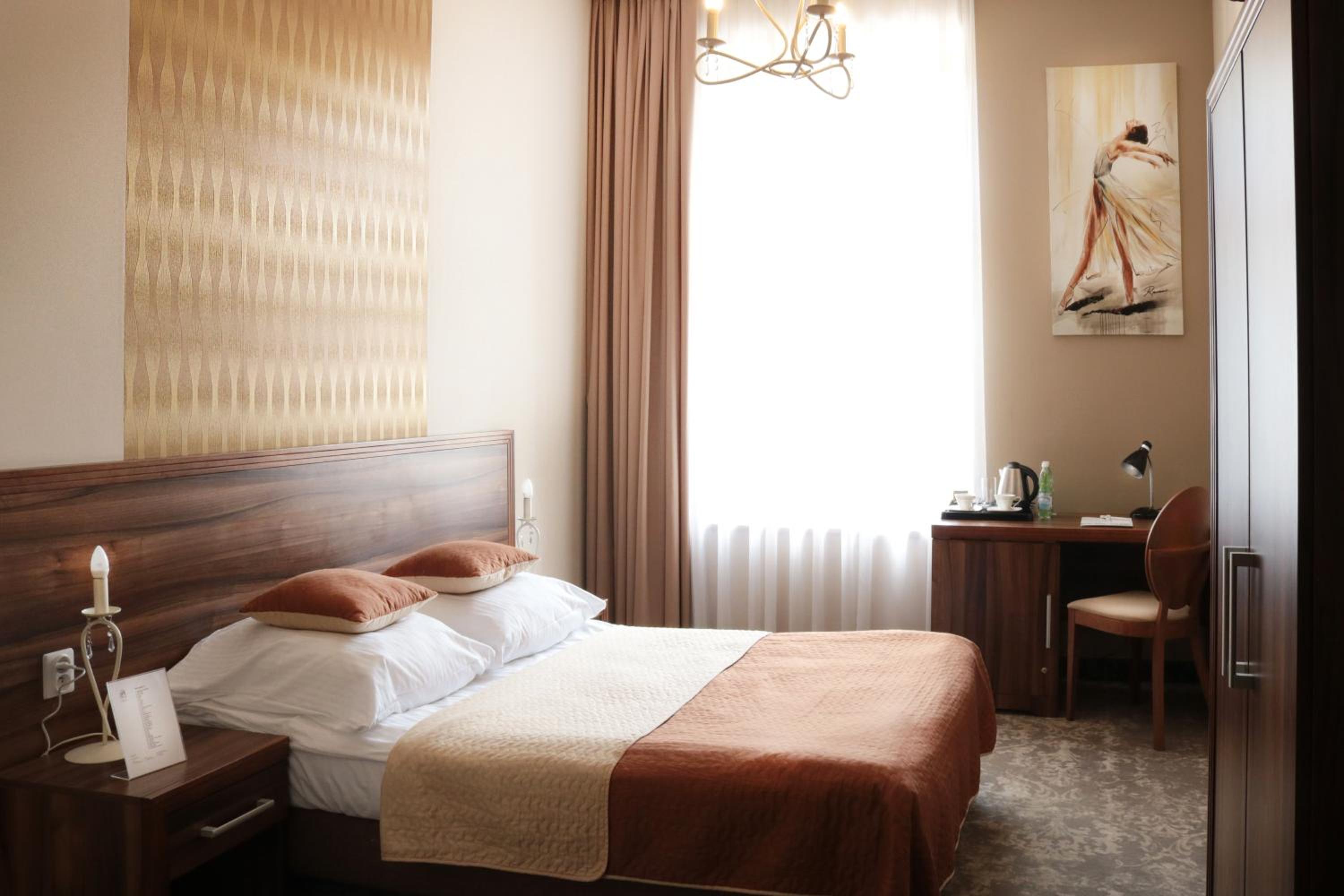 Deluxe Queen Room photo 3