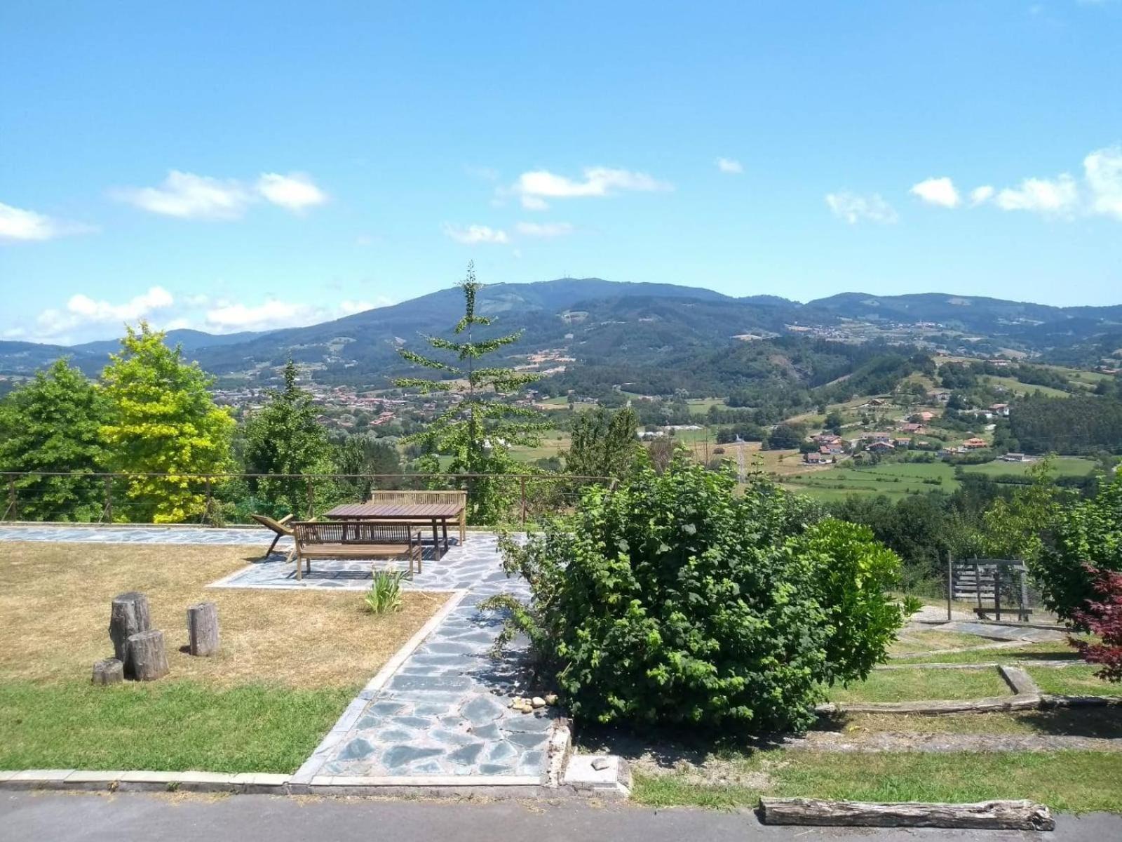 Apartment with Mountain View - Photo 27