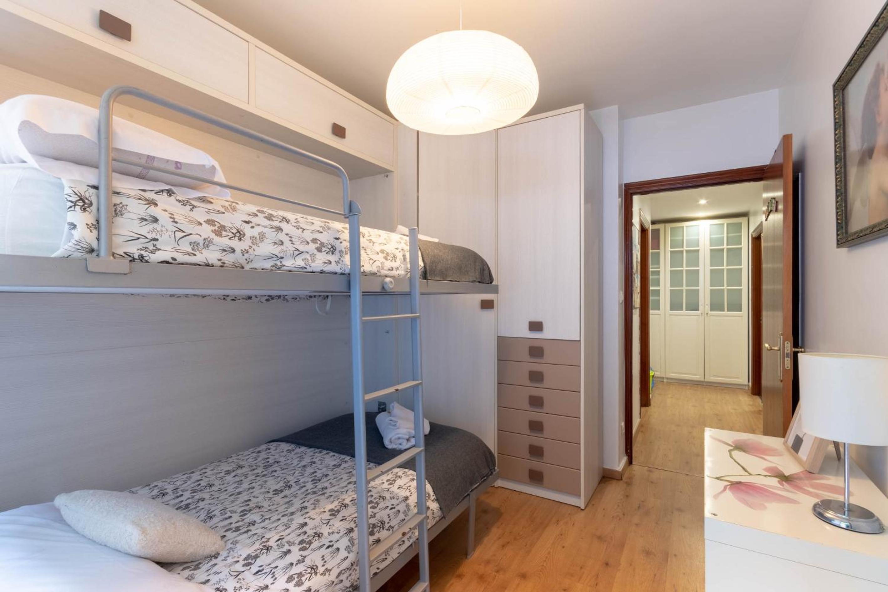 Apartment with Terrace - Photo 80