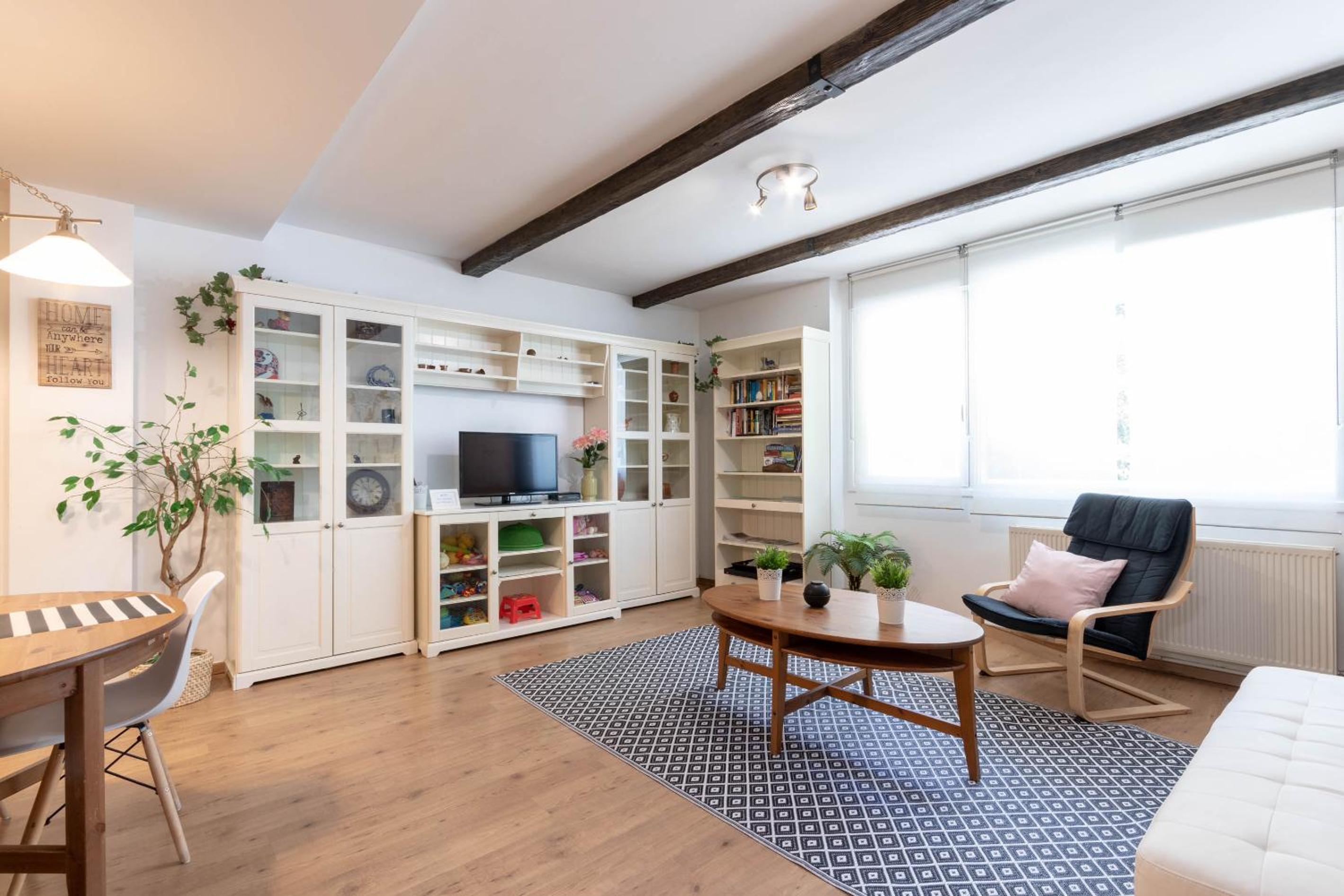 Apartment with Terrace - Photo 67