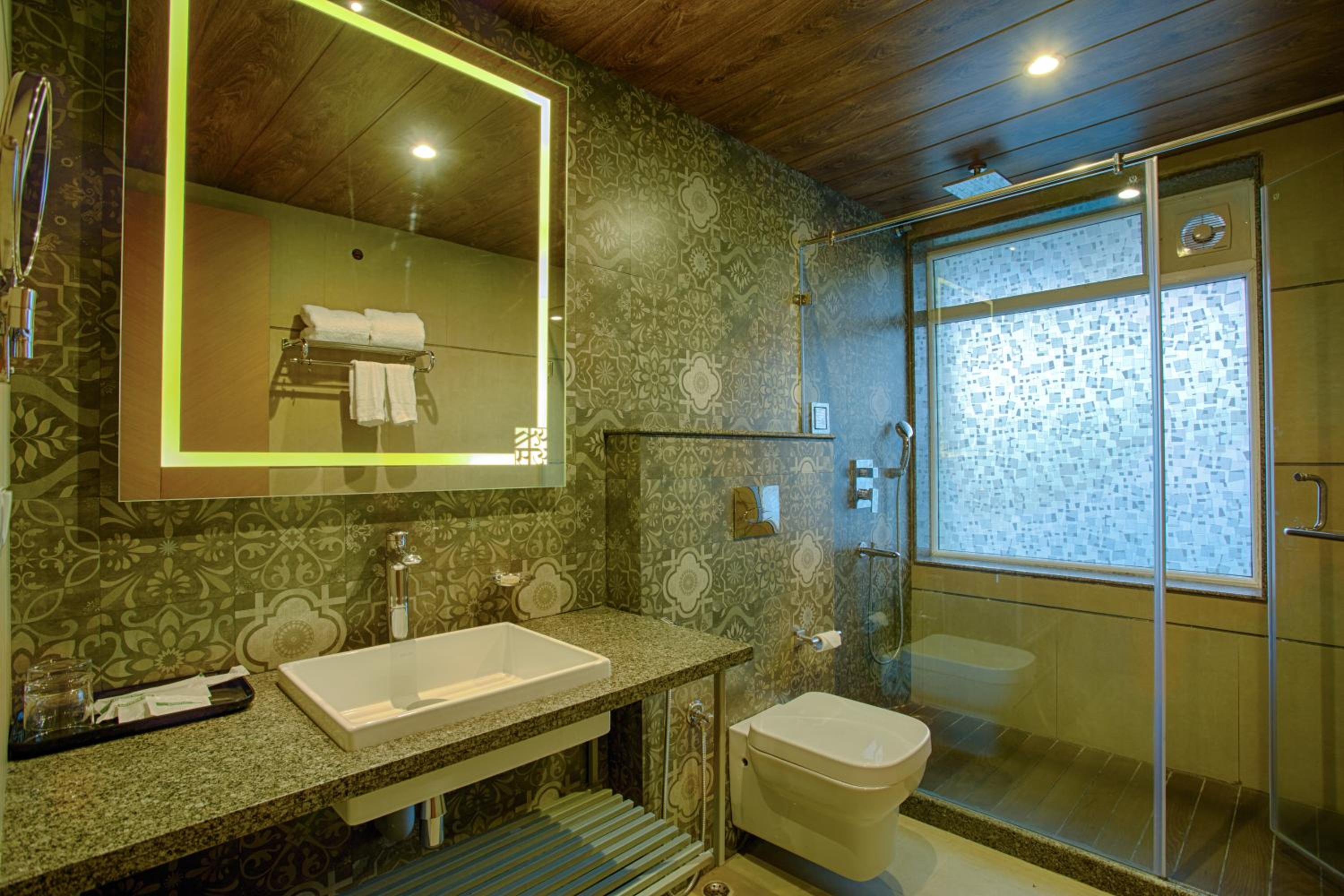 Deluxe Double Room with Bath photo 2