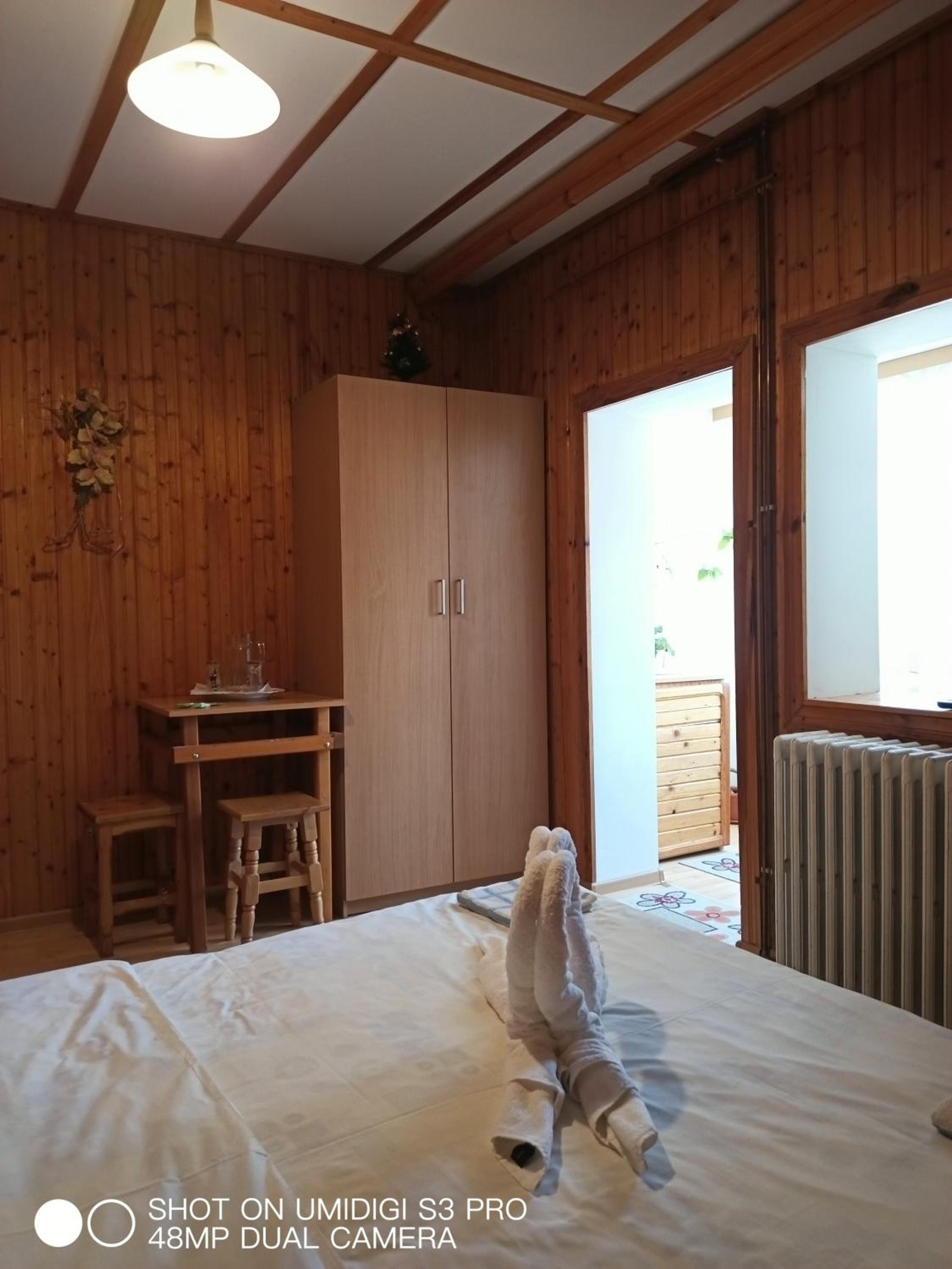 Deluxe Double Room with Shower - Photo 3