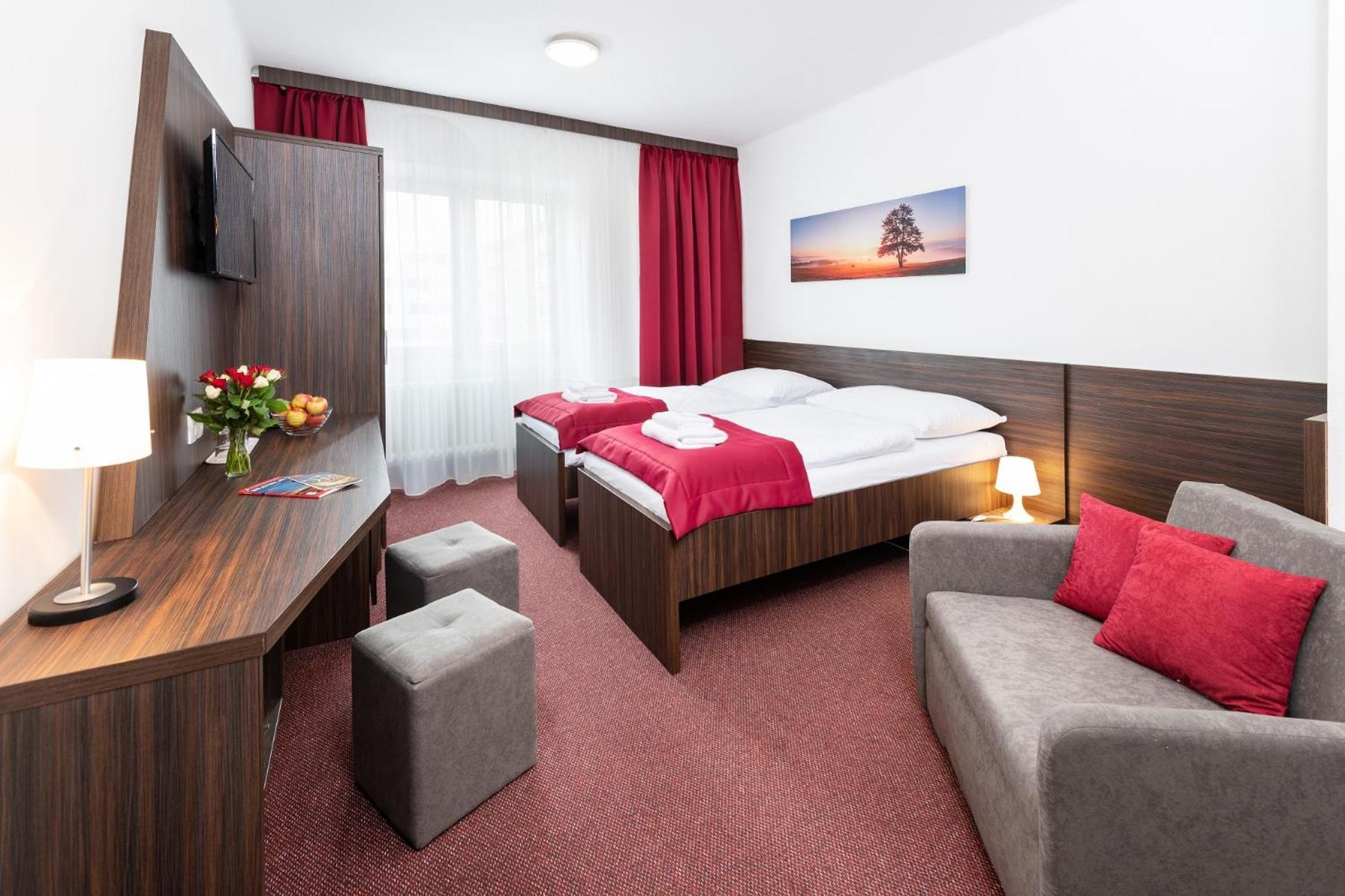 Deluxe Double or Twin Room - Photo 2