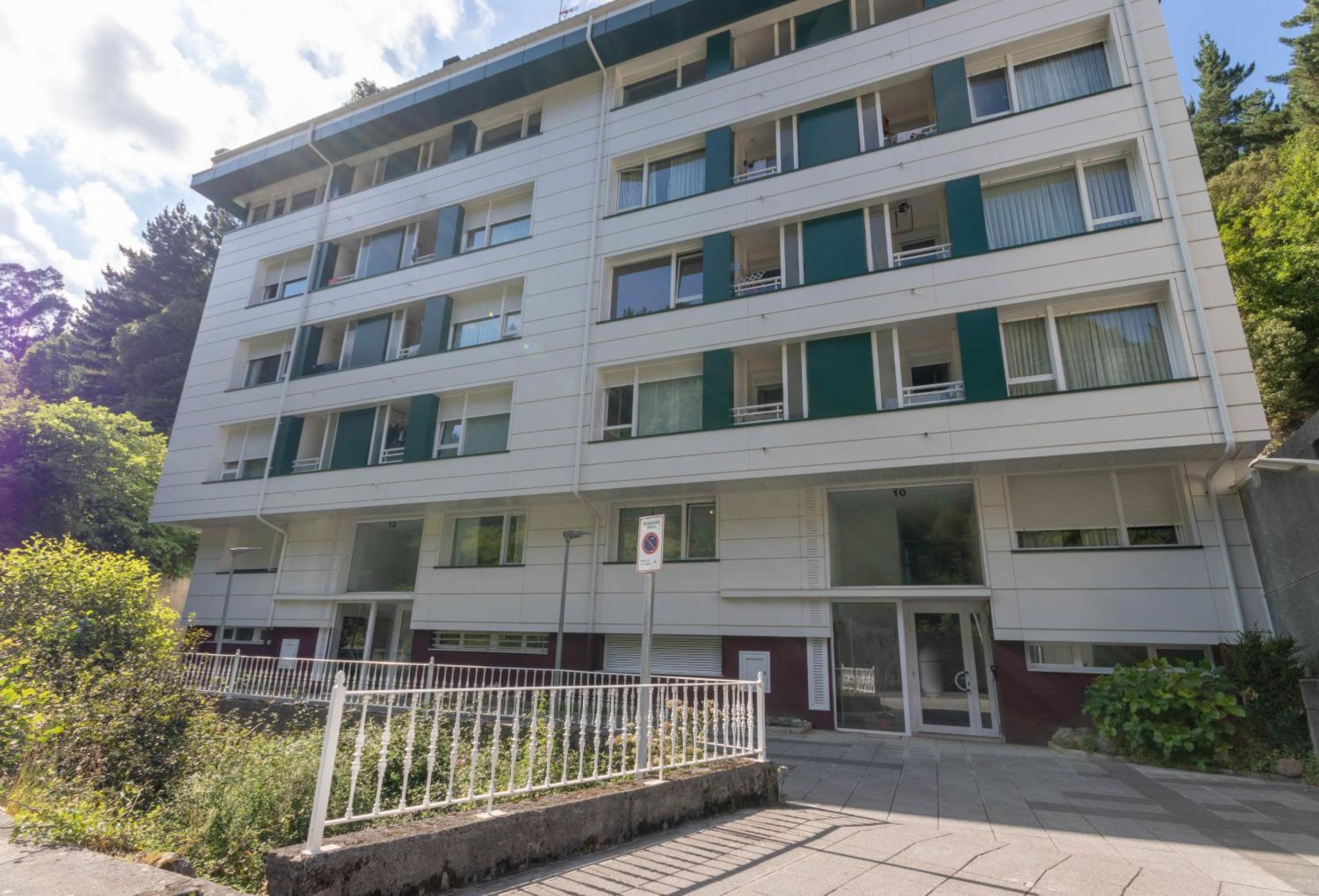 Apartment with Terrace - Photo 69