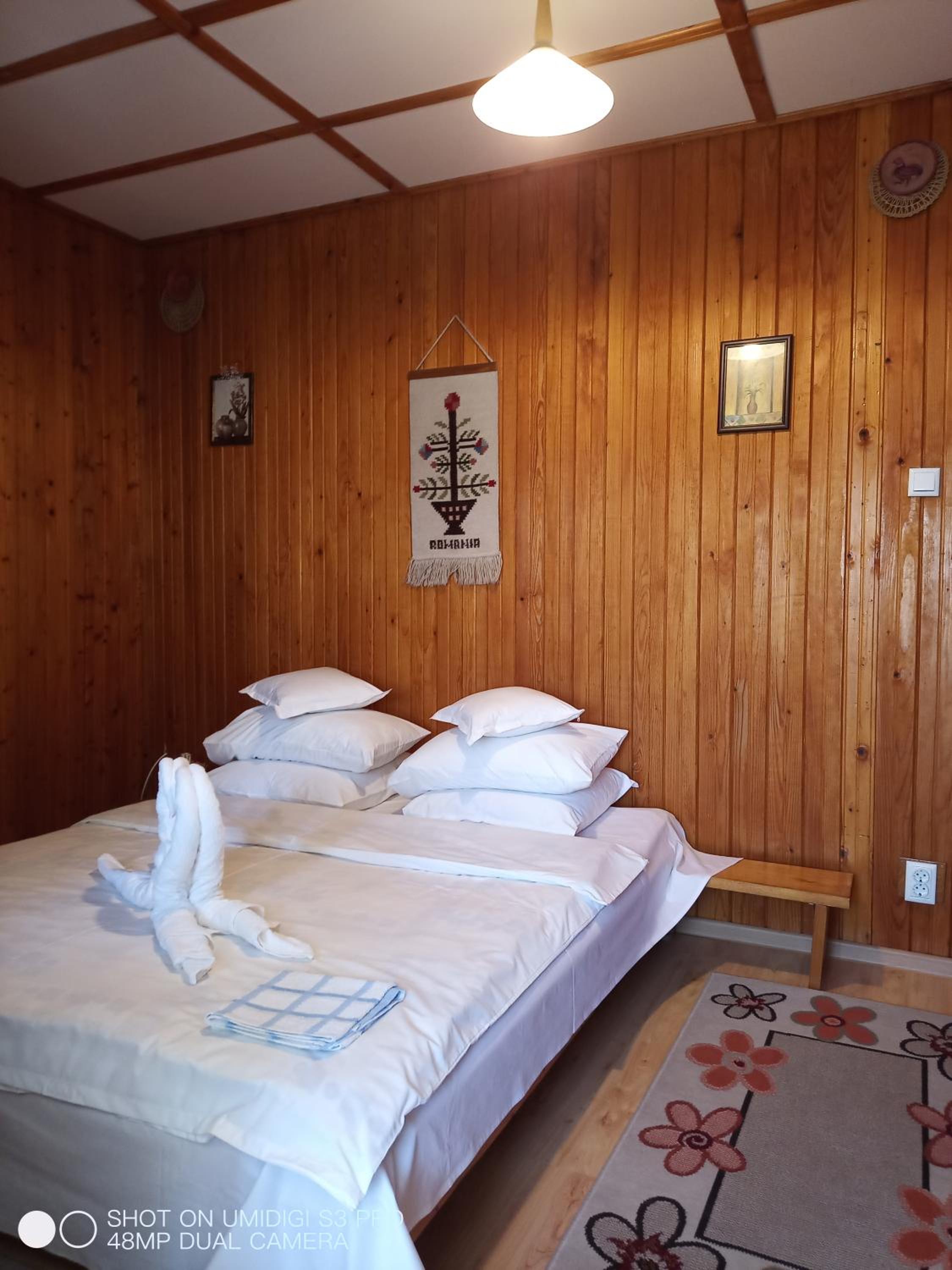 Deluxe Double Room with Shower - Photo 2