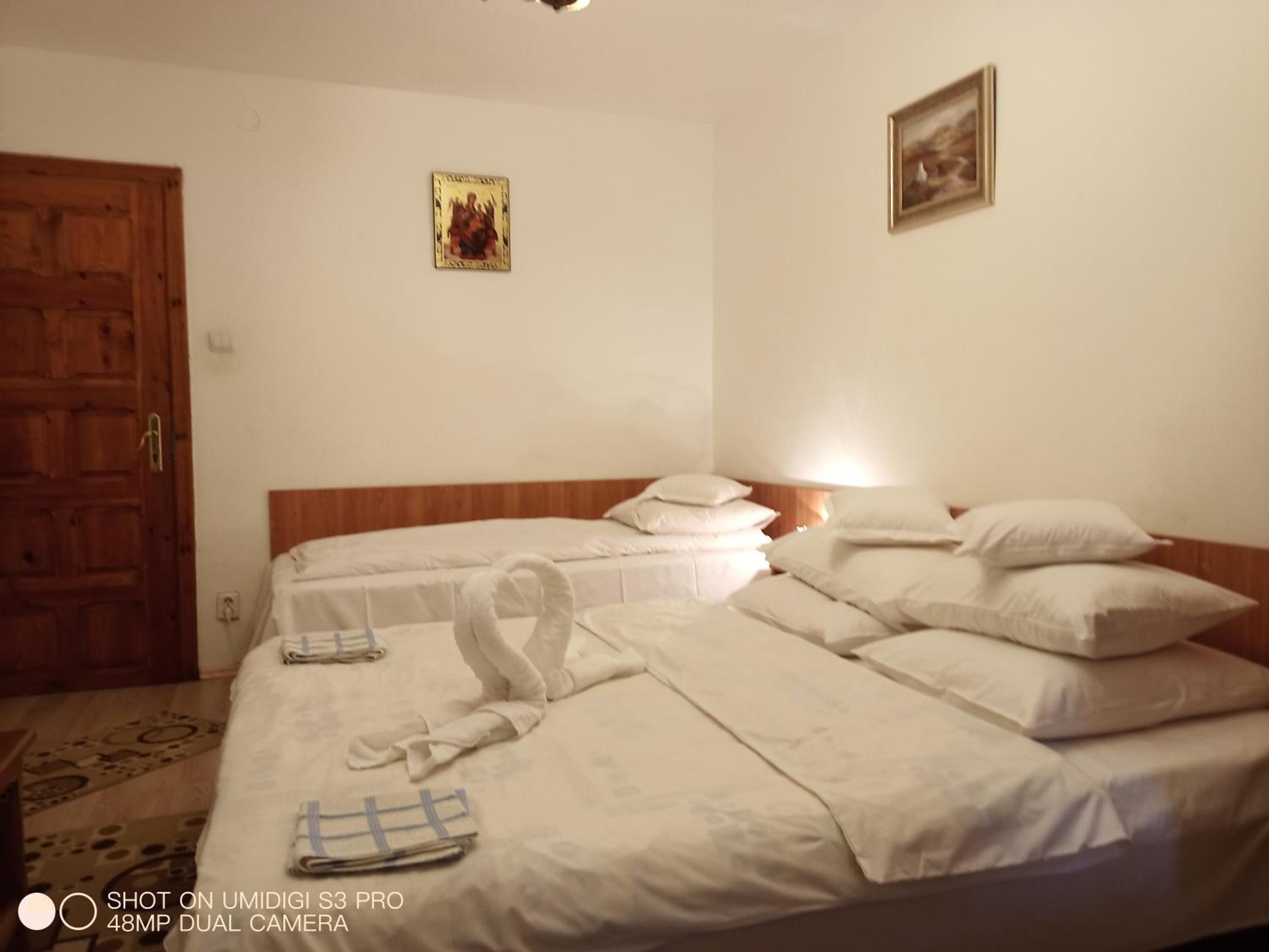 Comfort Triple Room with Shower - Photo 3