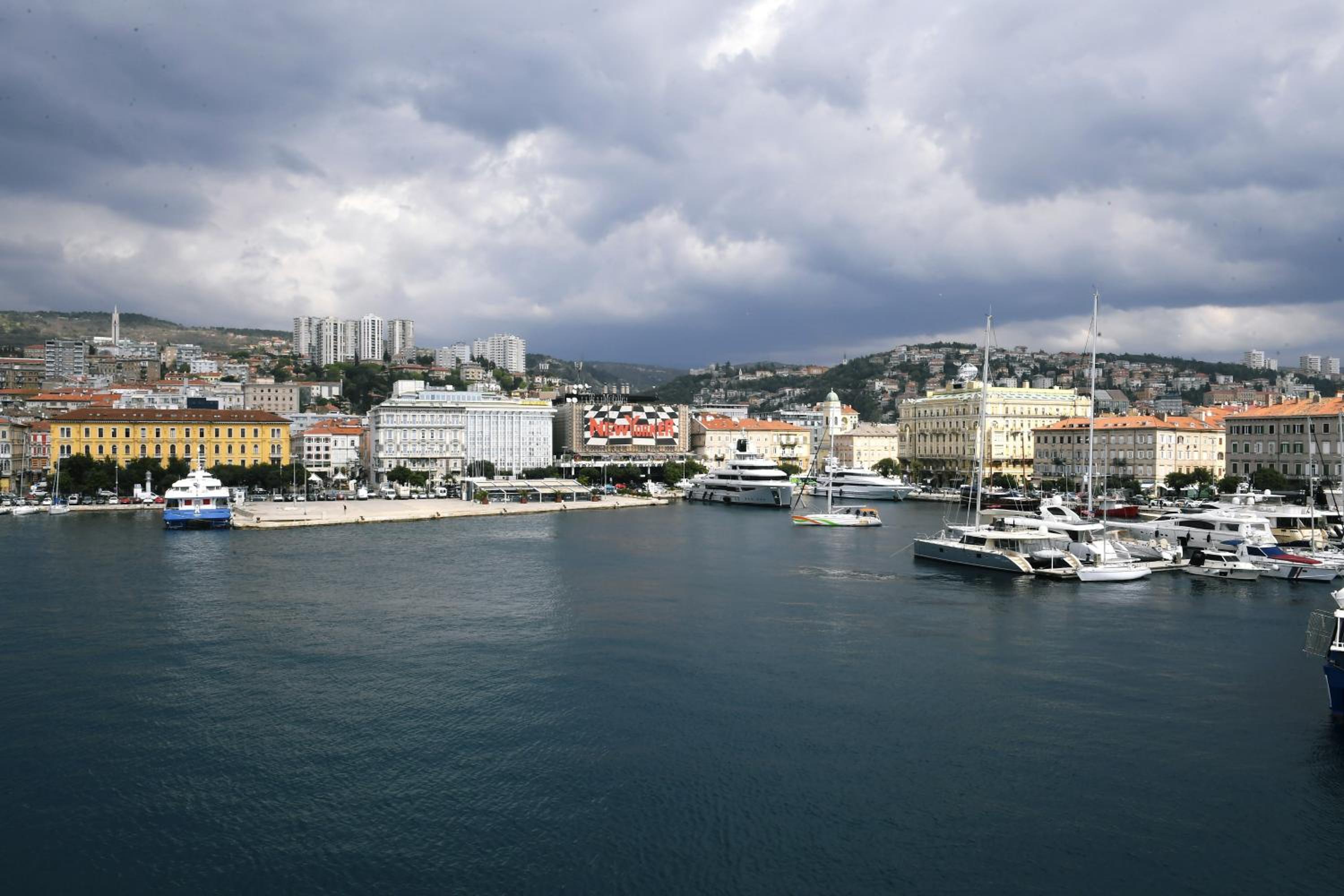 Apartment with Sea View - Photo 21
