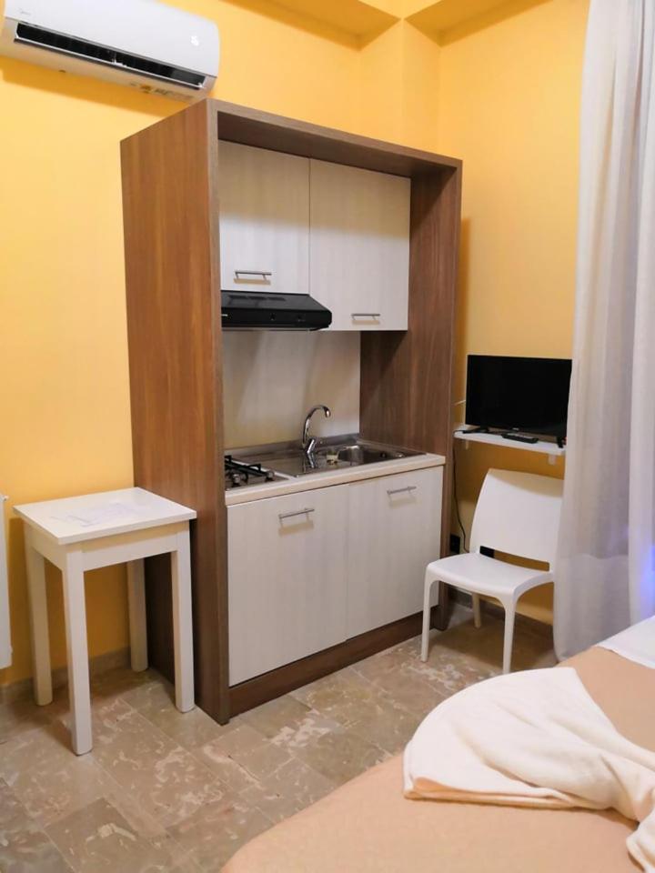 Double or Twin Room - Photo 3