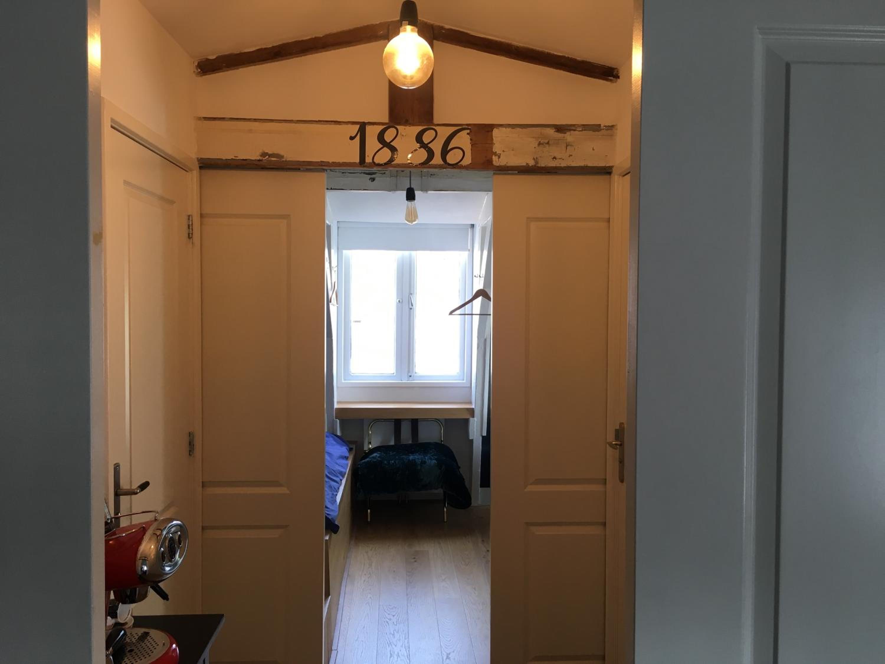 Deluxe King Suite photo 2