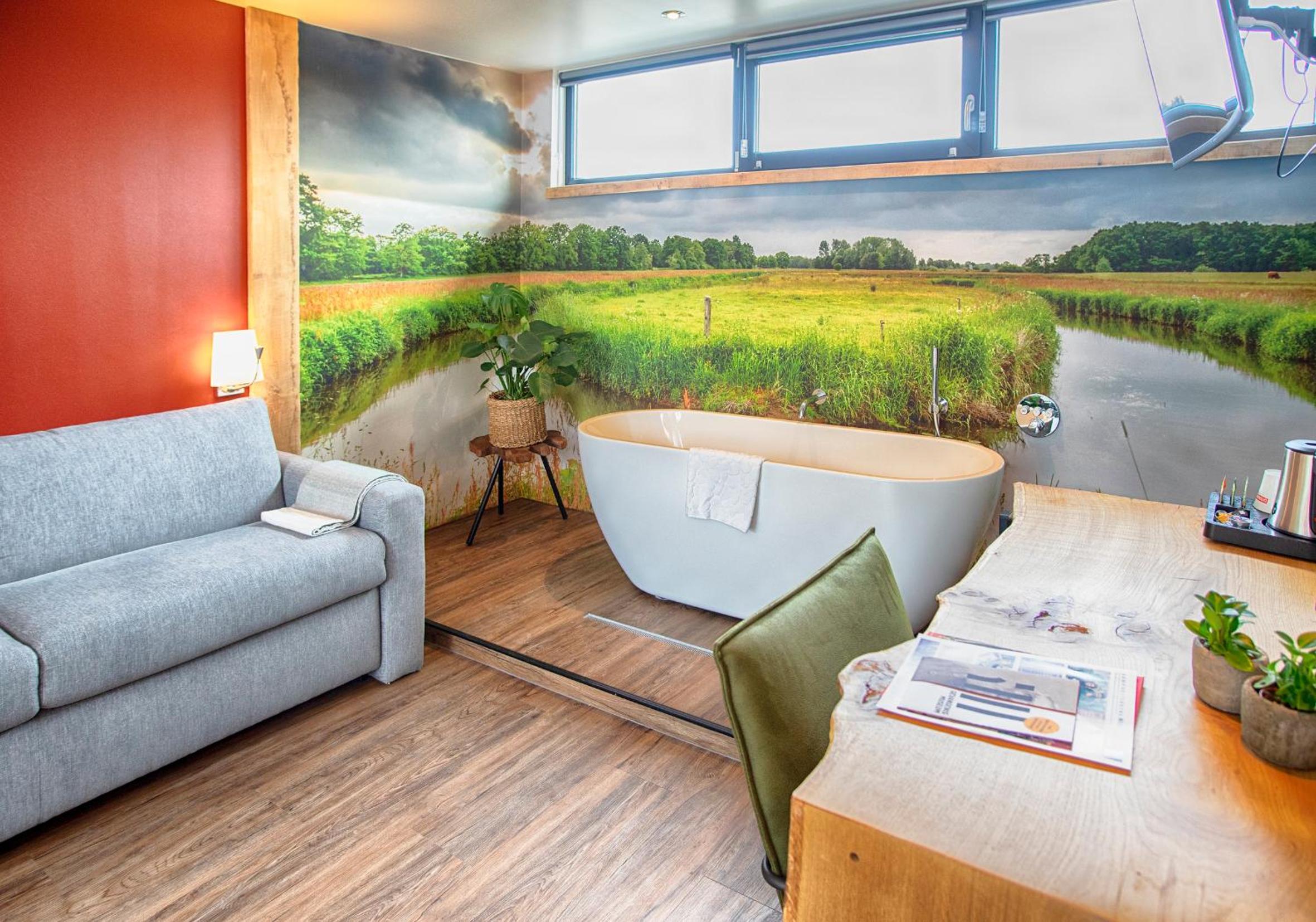 Deluxe Family Suite photo 2