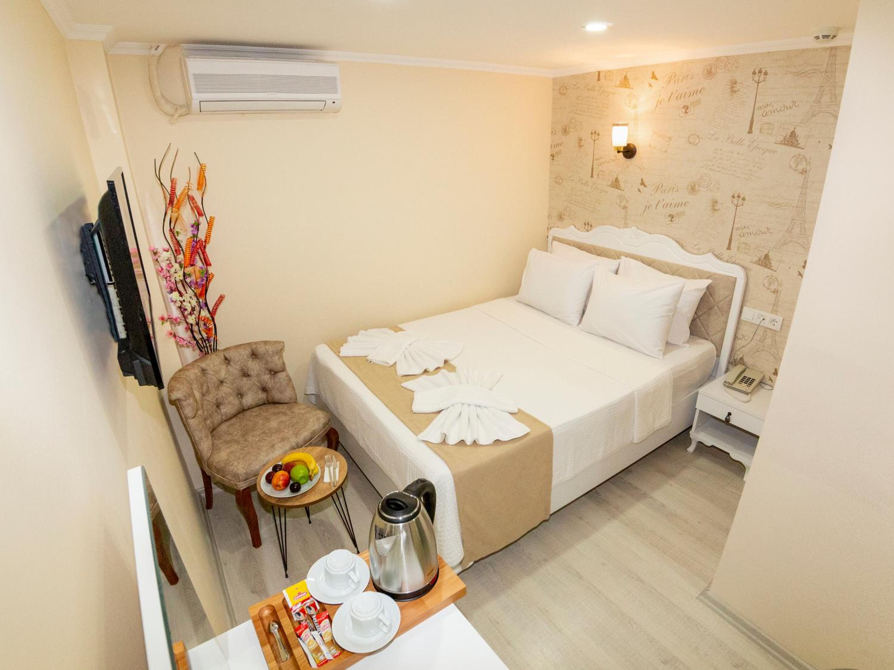 Economy Double Room (No View) photo 2