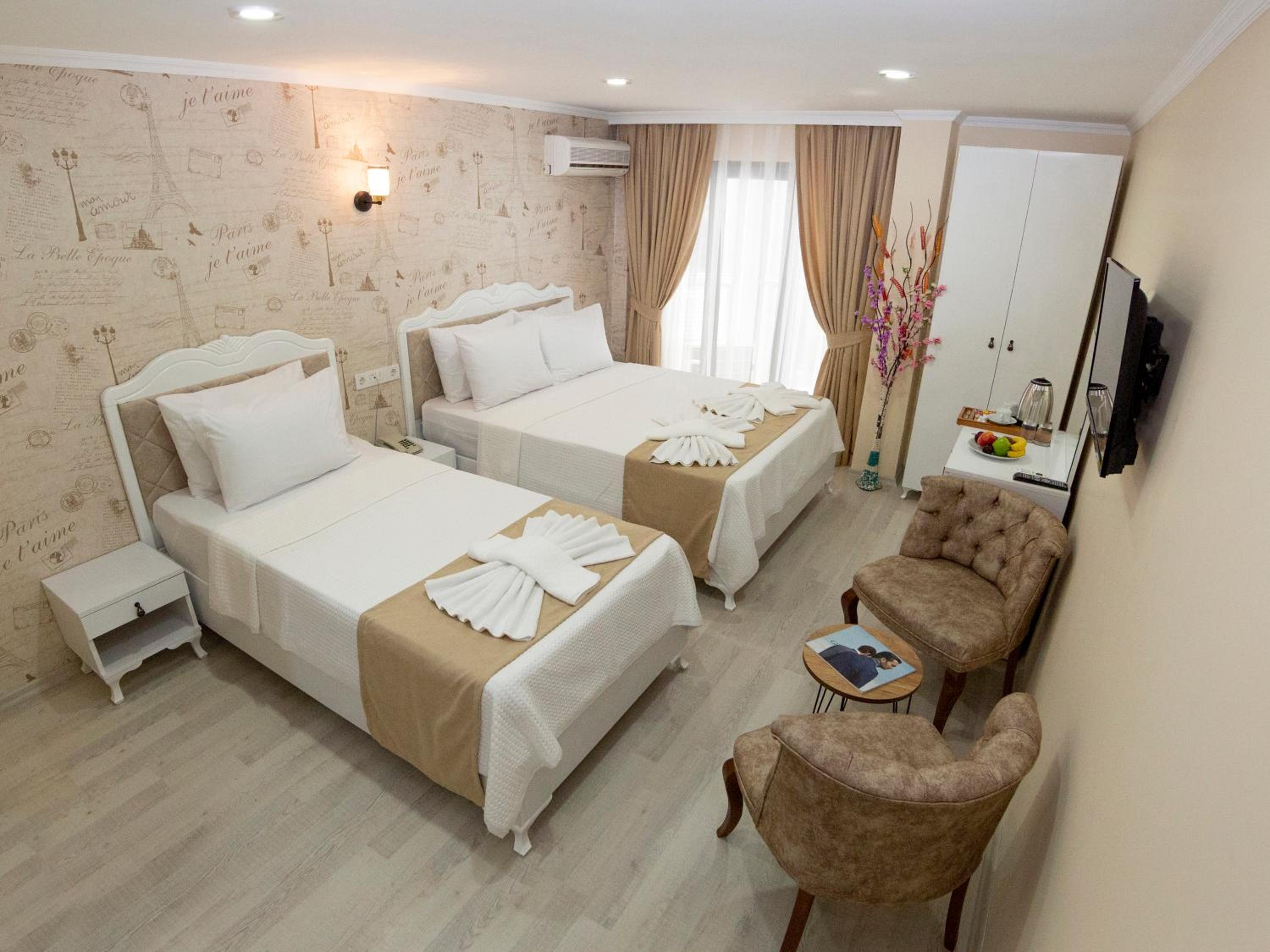 Deluxe Triple Room photo 1