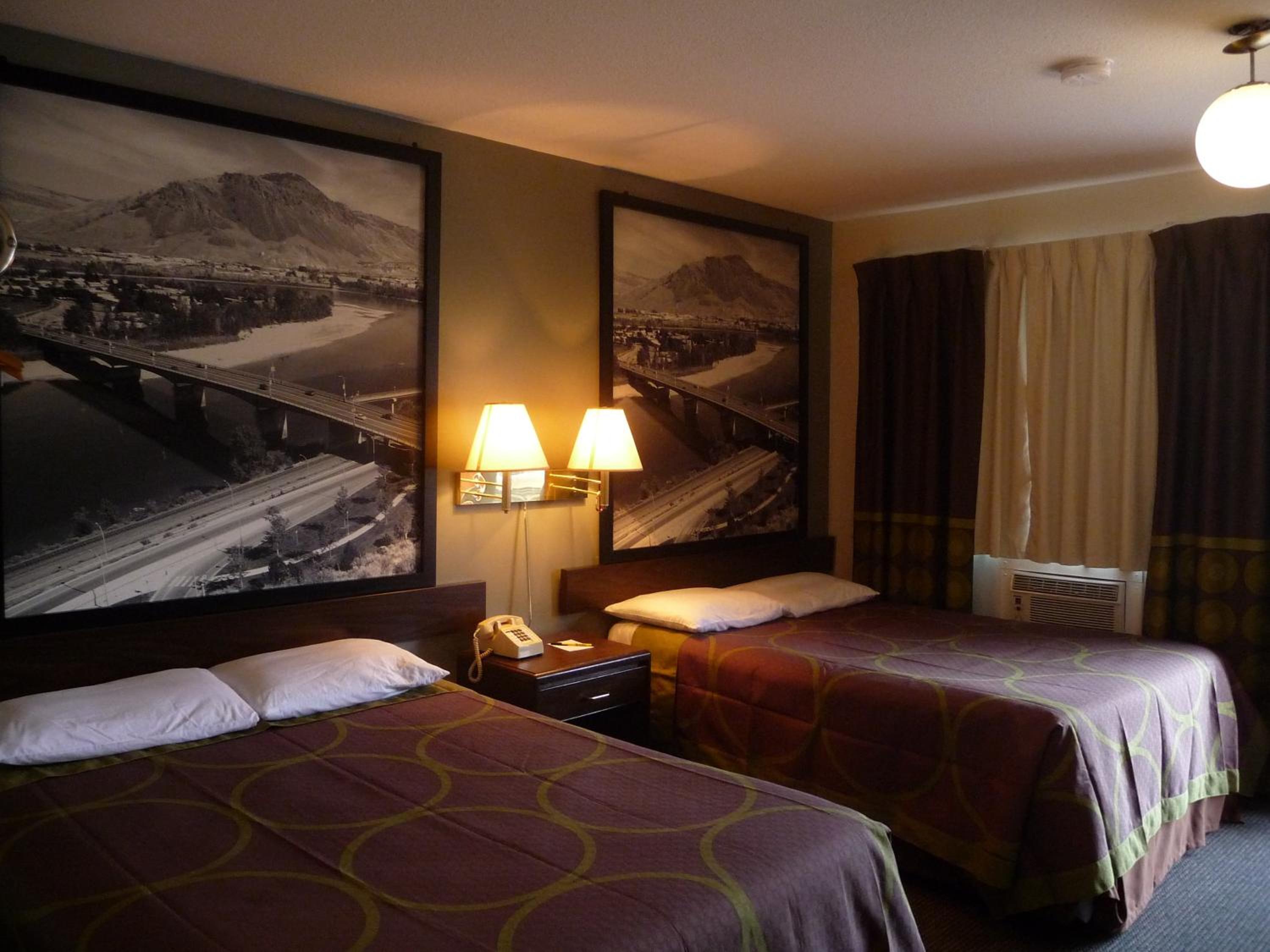 Double Room with Two Double Beds - Non-Smoking - Photo 2