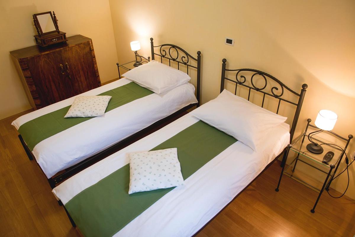 Two-Bedroom Apartment - Photo 7