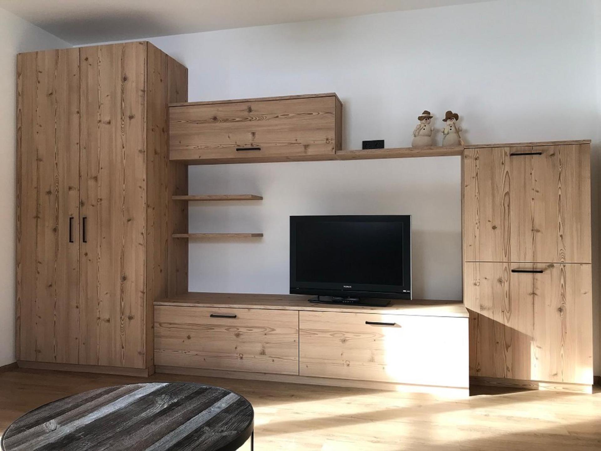Apartment with Mountain View - Photo 1