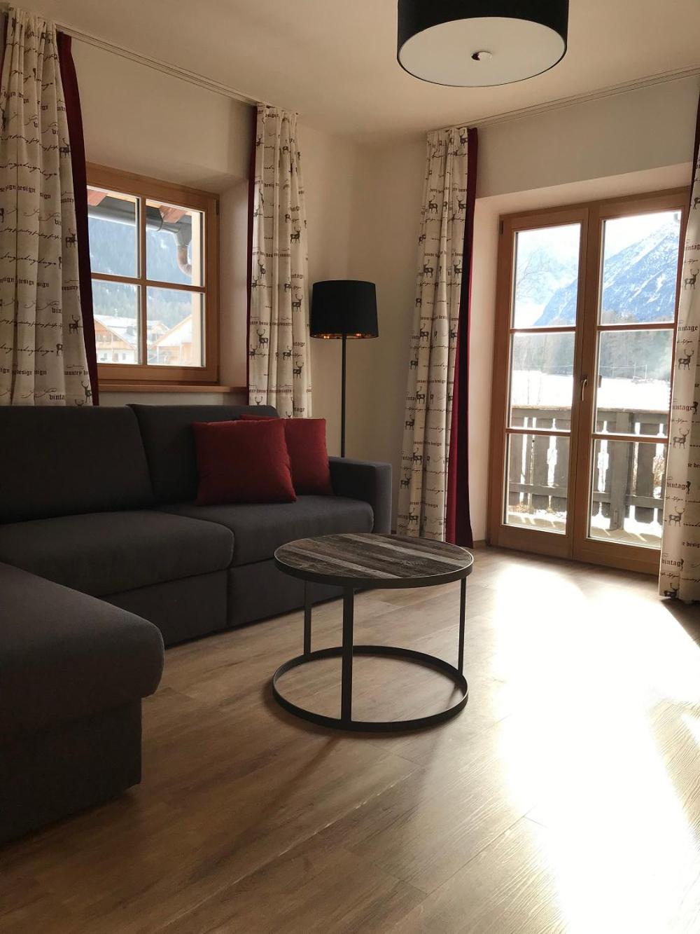 Apartment with Mountain View - Photo 7