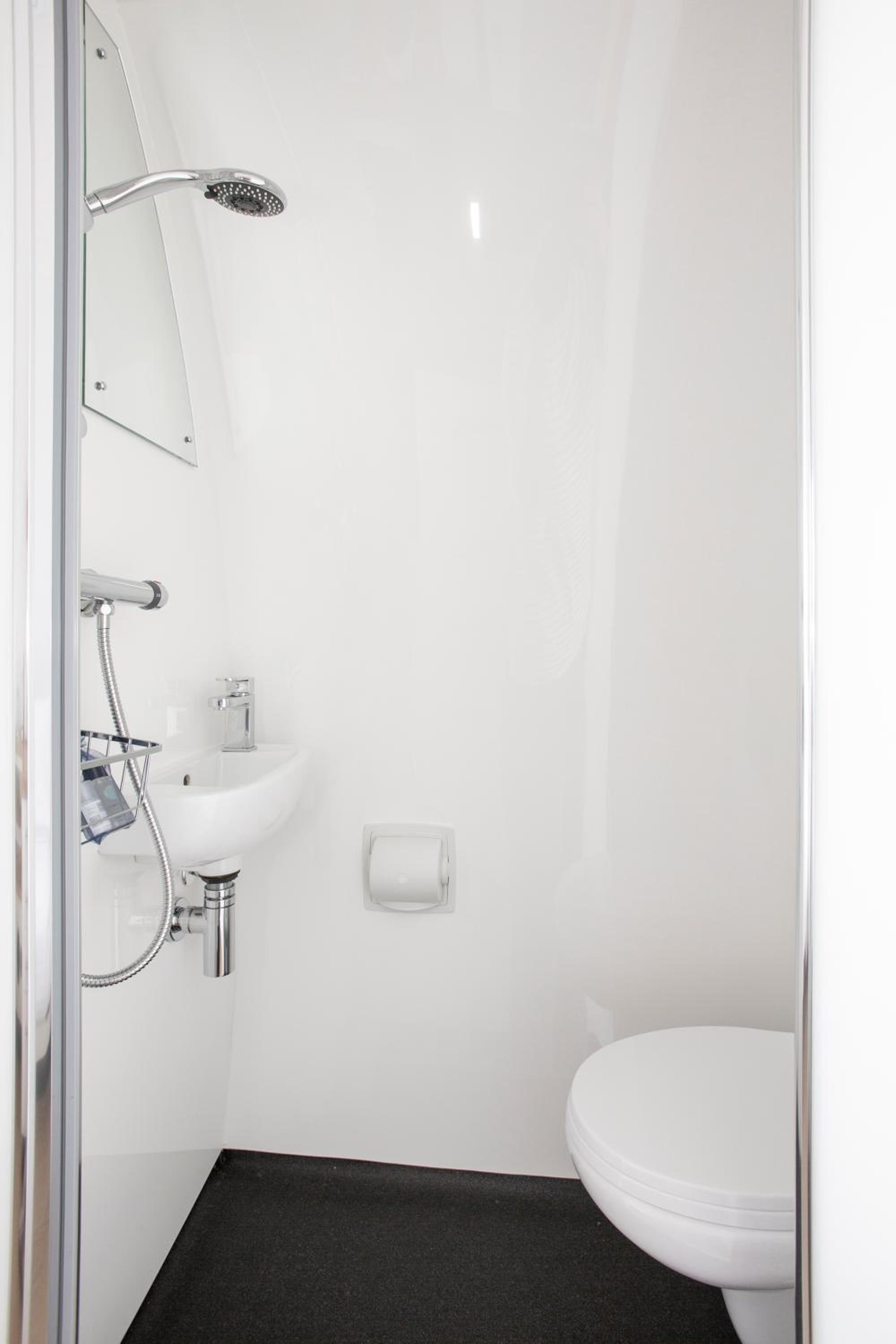 Deluxe Double Room - Photo 18
