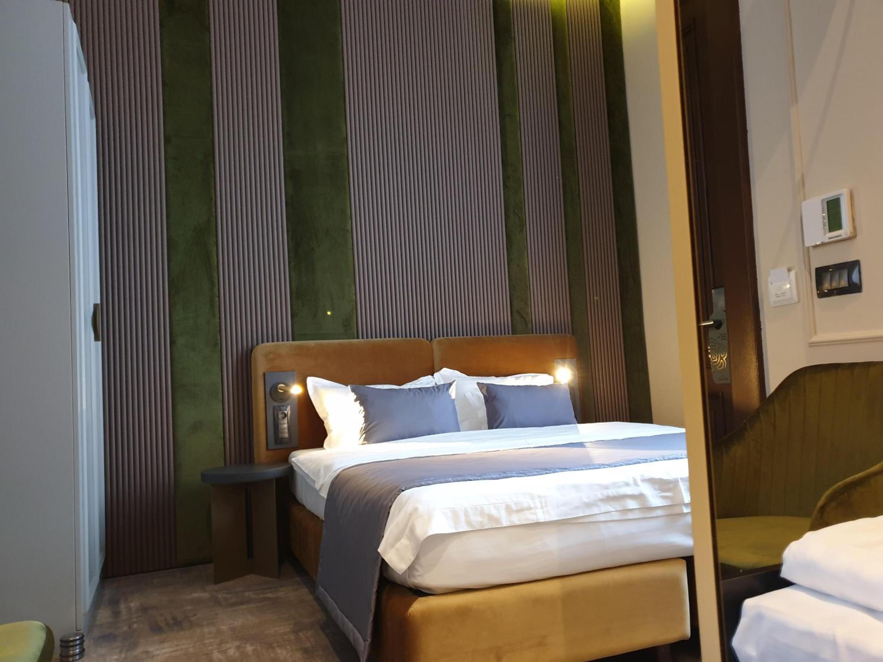 Standard Triple Room - Photo 11