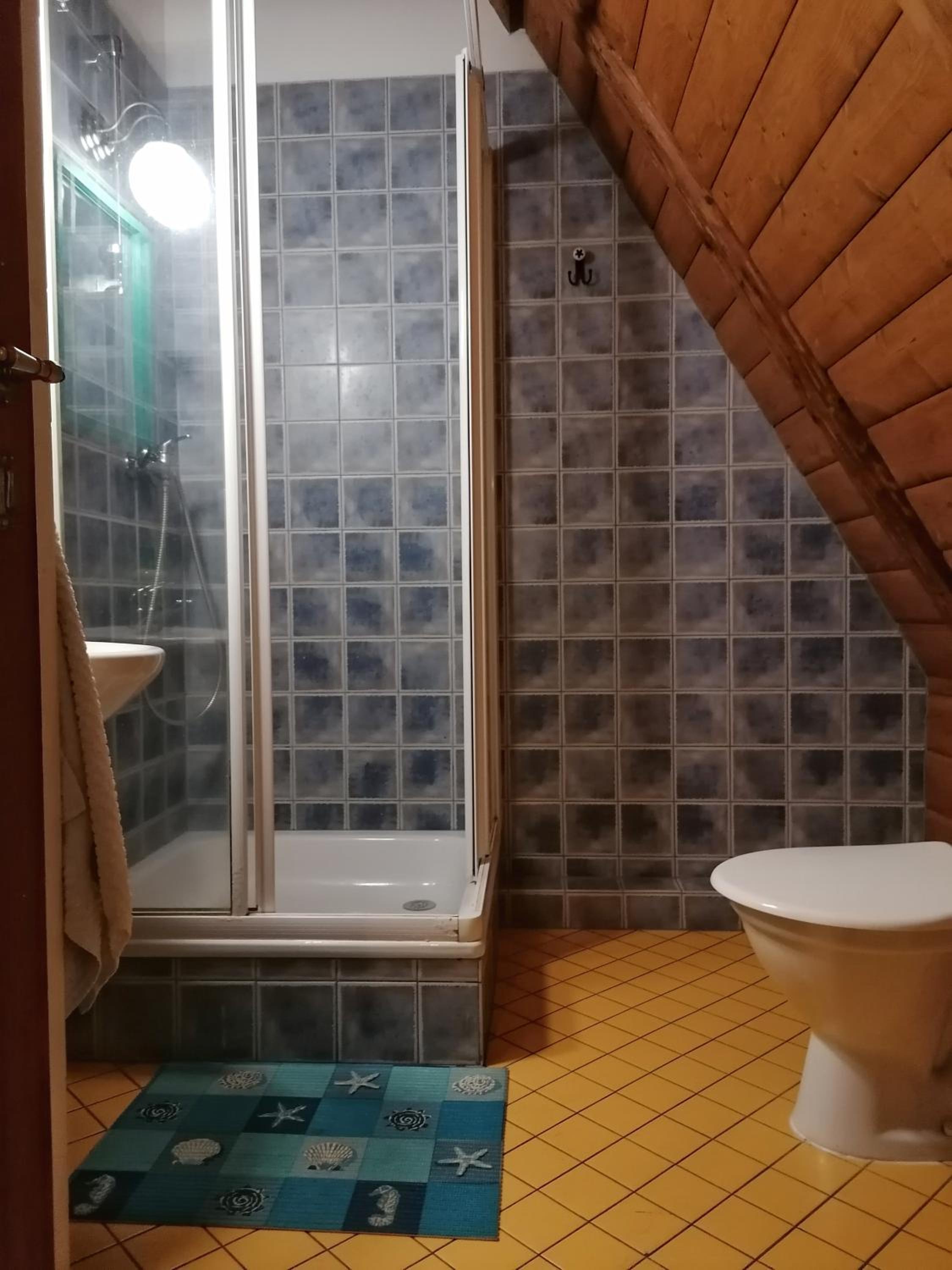 Economy Quadruple Room with Shared Bathroom photo 3