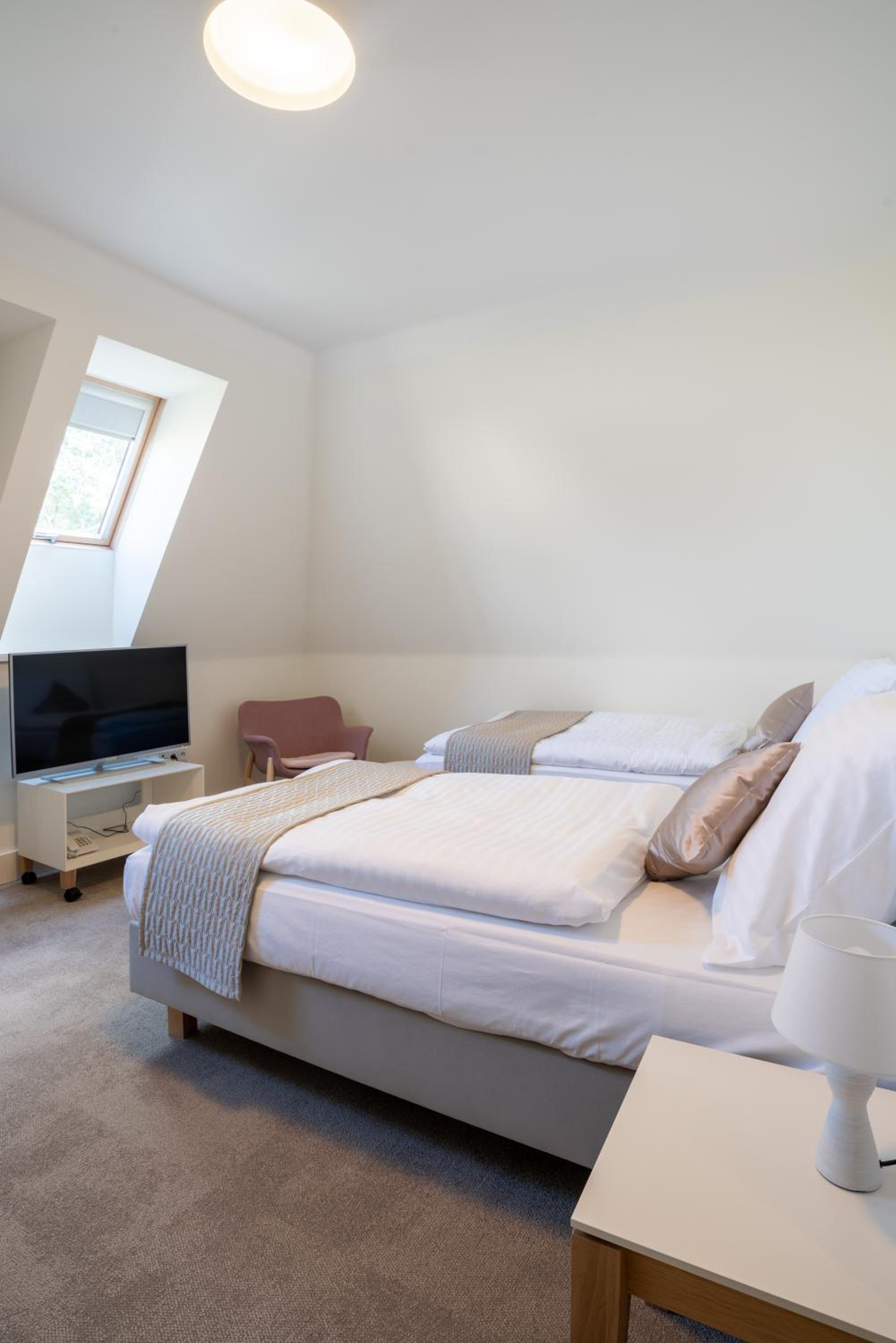 Double or Twin Room - Photo 3