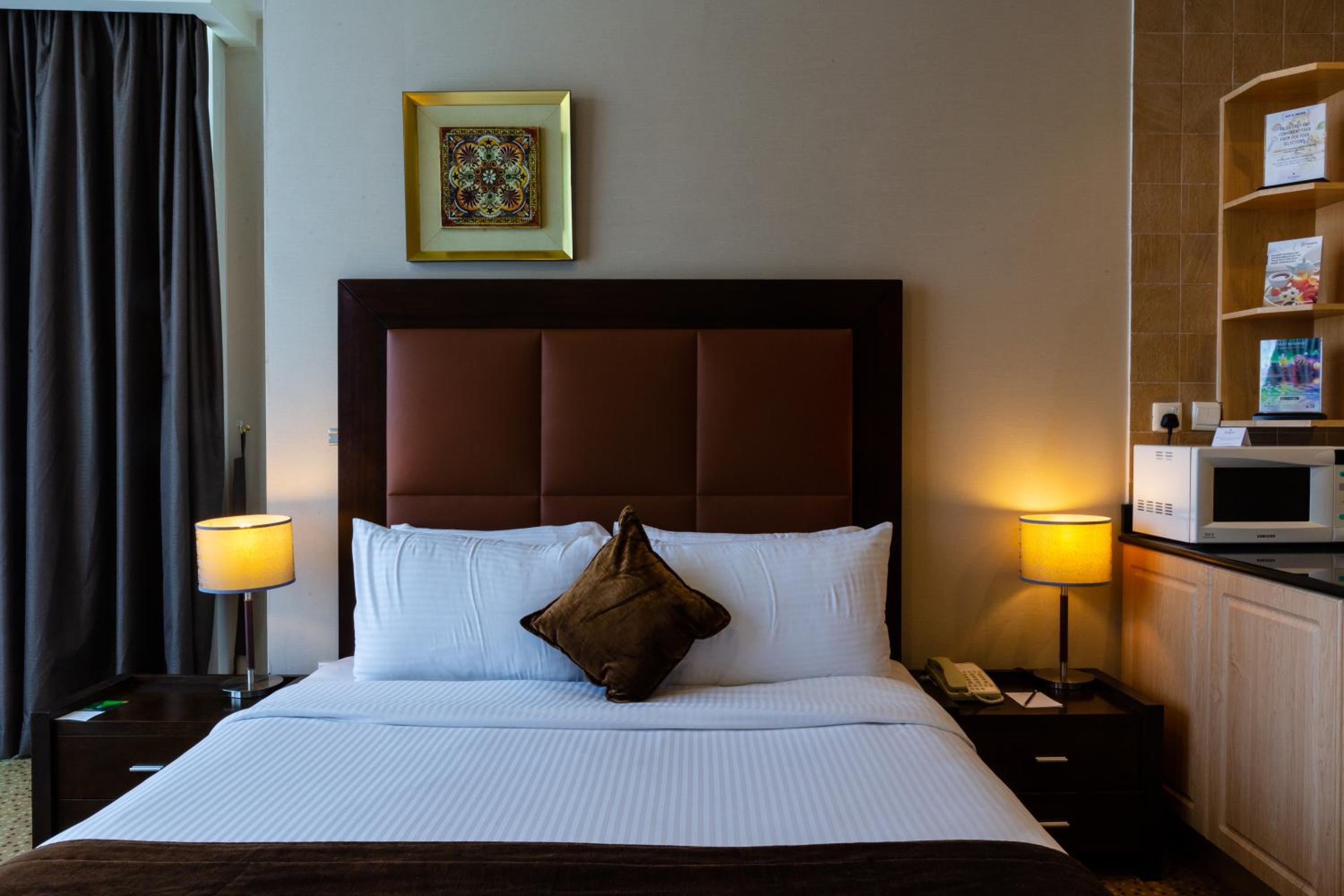 Deluxe Room - Photo 14
