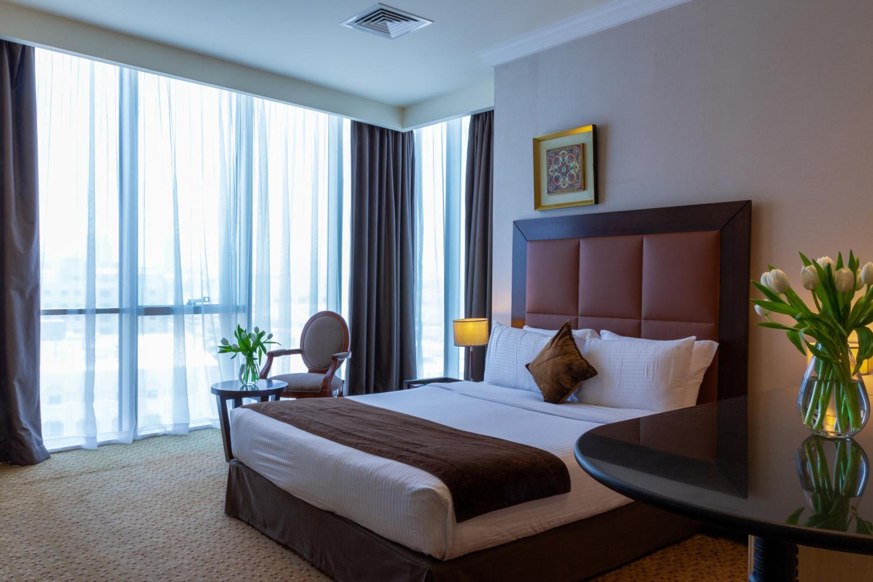 Deluxe Room - Photo 17