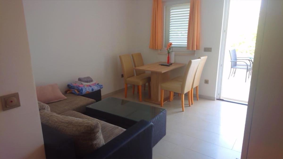 Apartment - Ground Floor photo 3