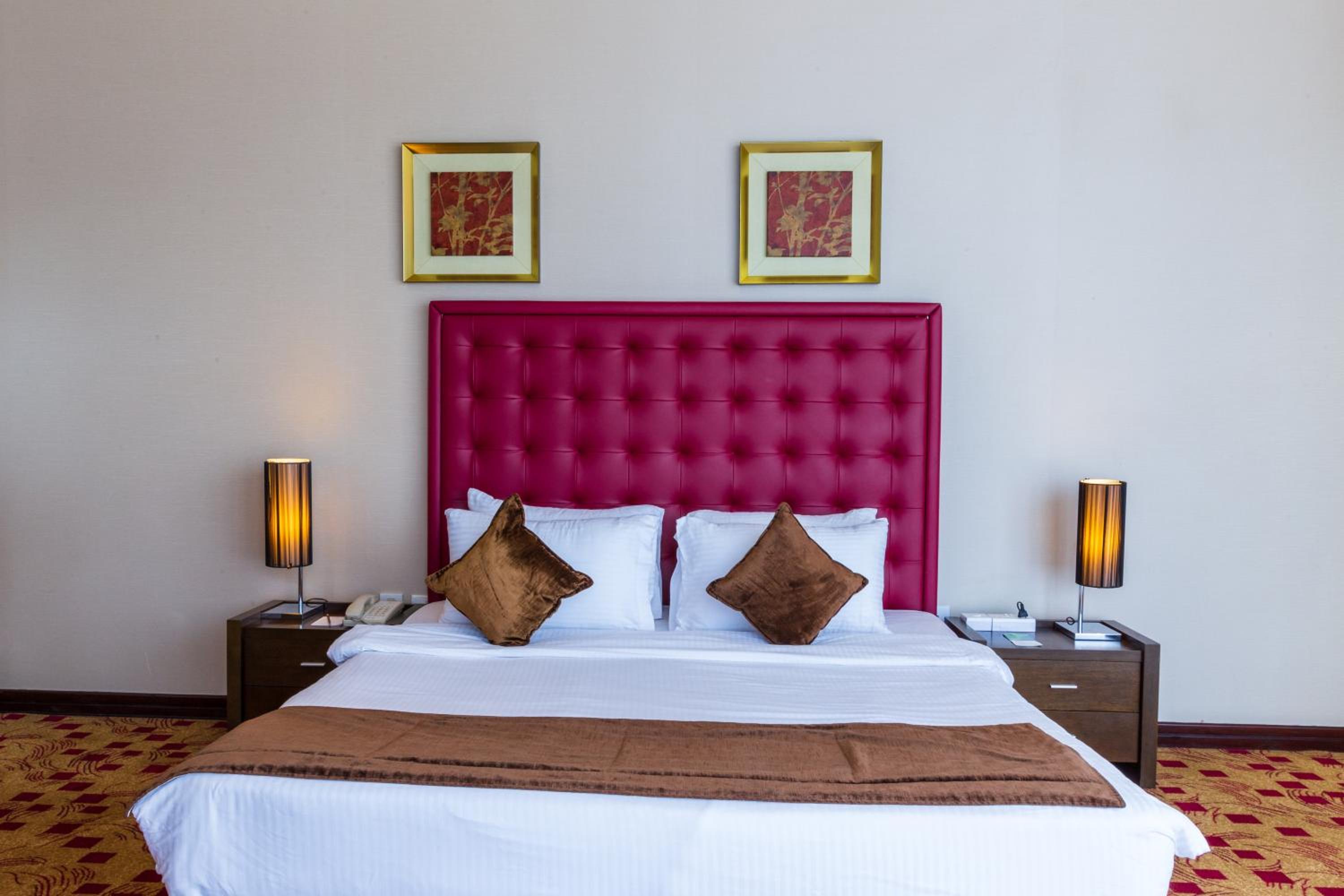 Deluxe Suite - Photo 16