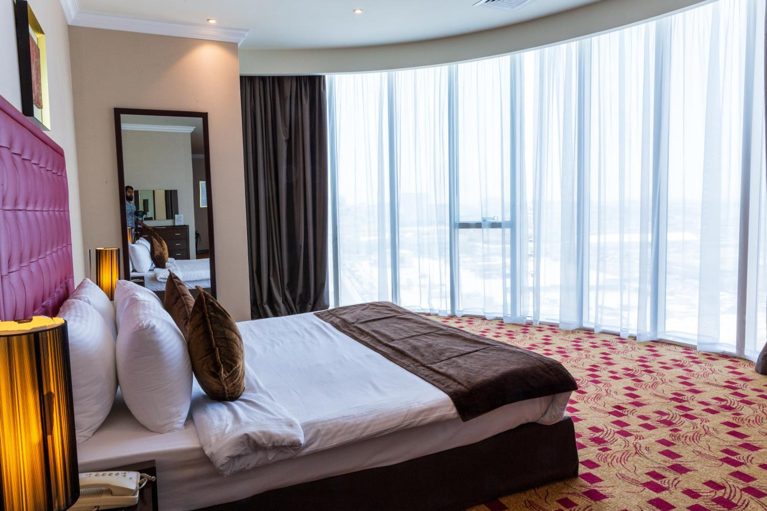 Deluxe Suite - Photo 1