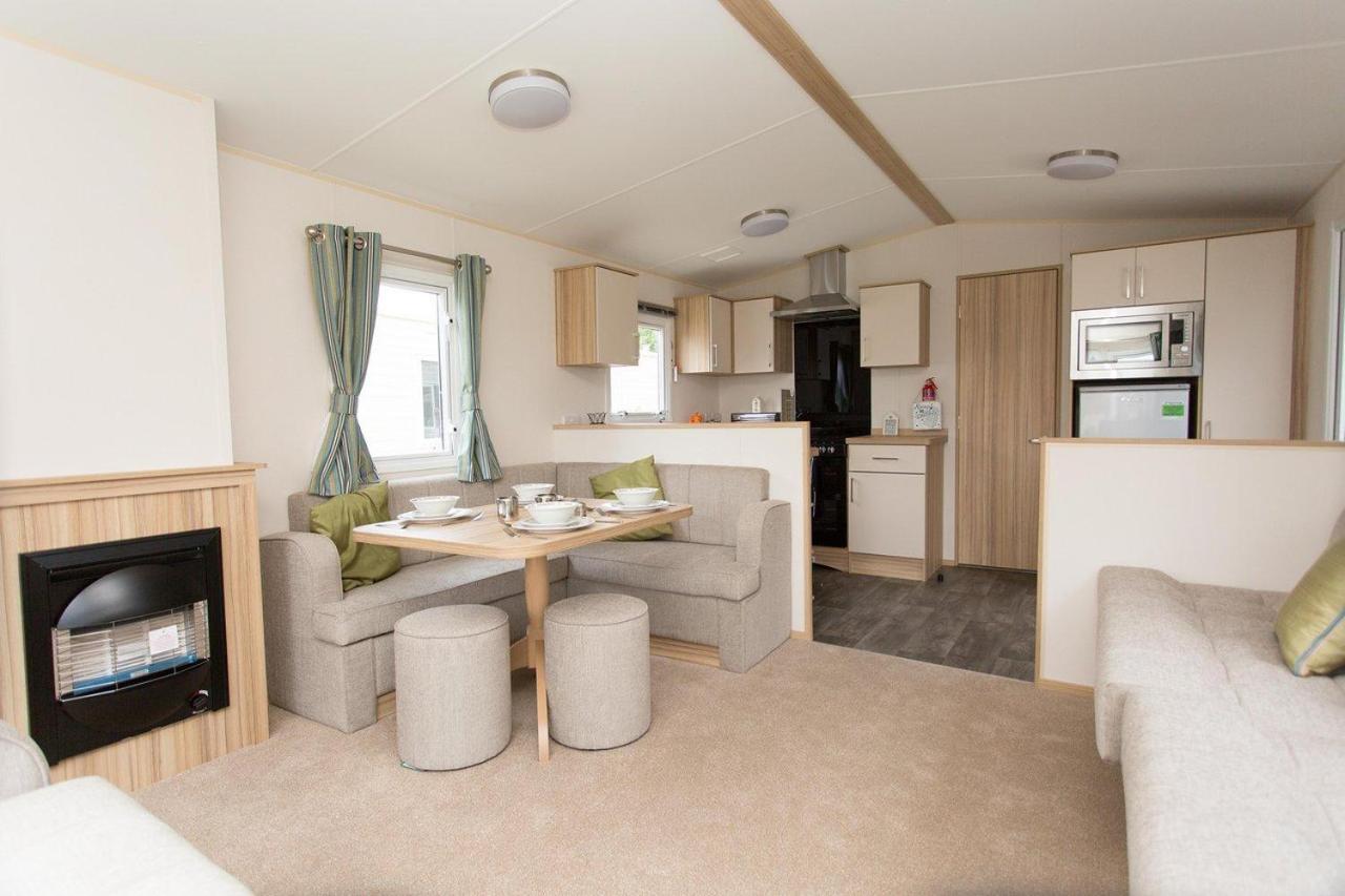 Comfort 8 Berth Caravan photo 3