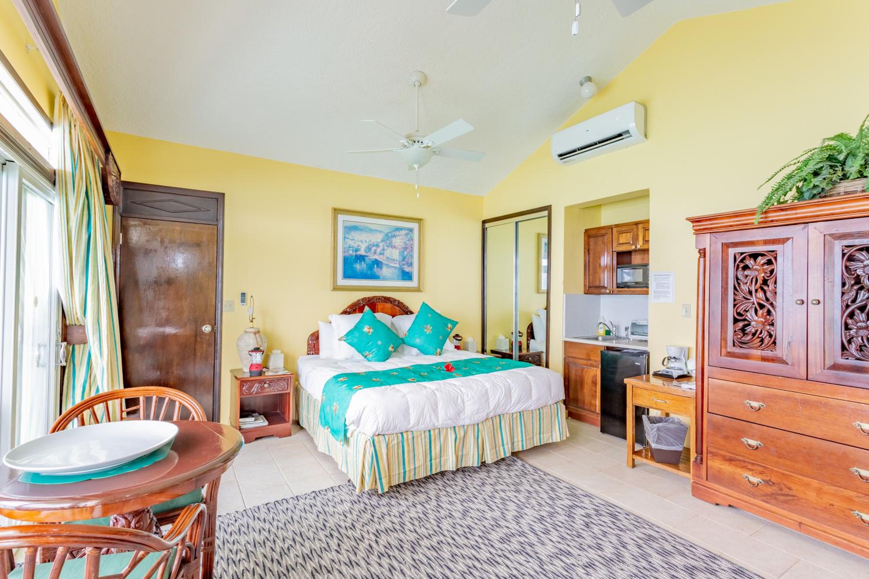 Cliff Side Junior Suite w/Kitchen
