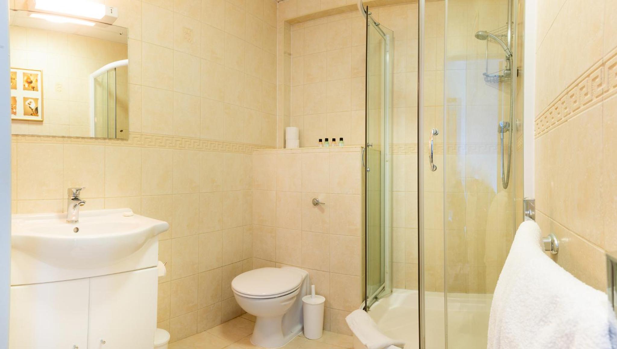 Double or Twin Room with Sea View photo 3