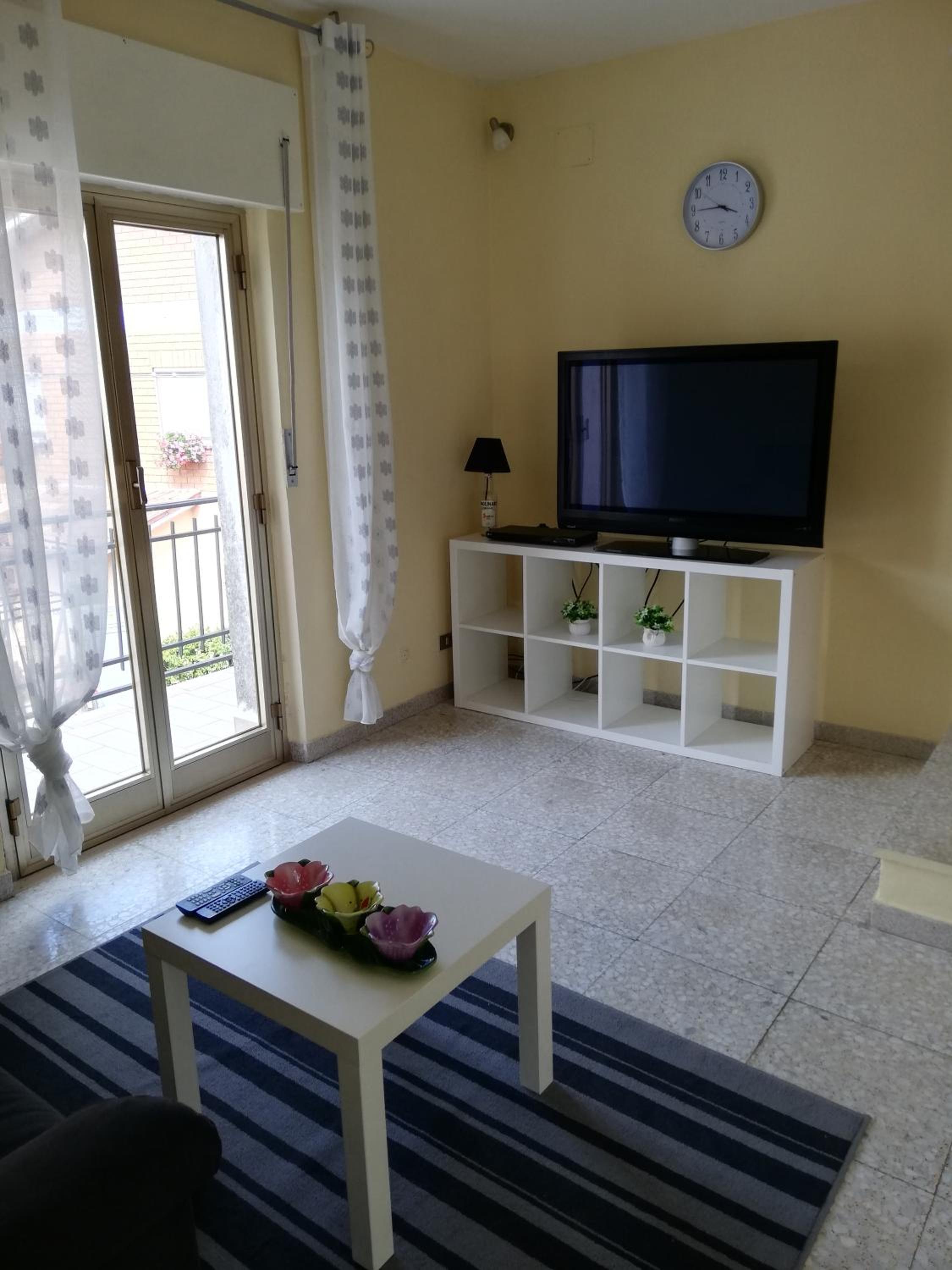 Two-Bedroom Apartment - Photo 9