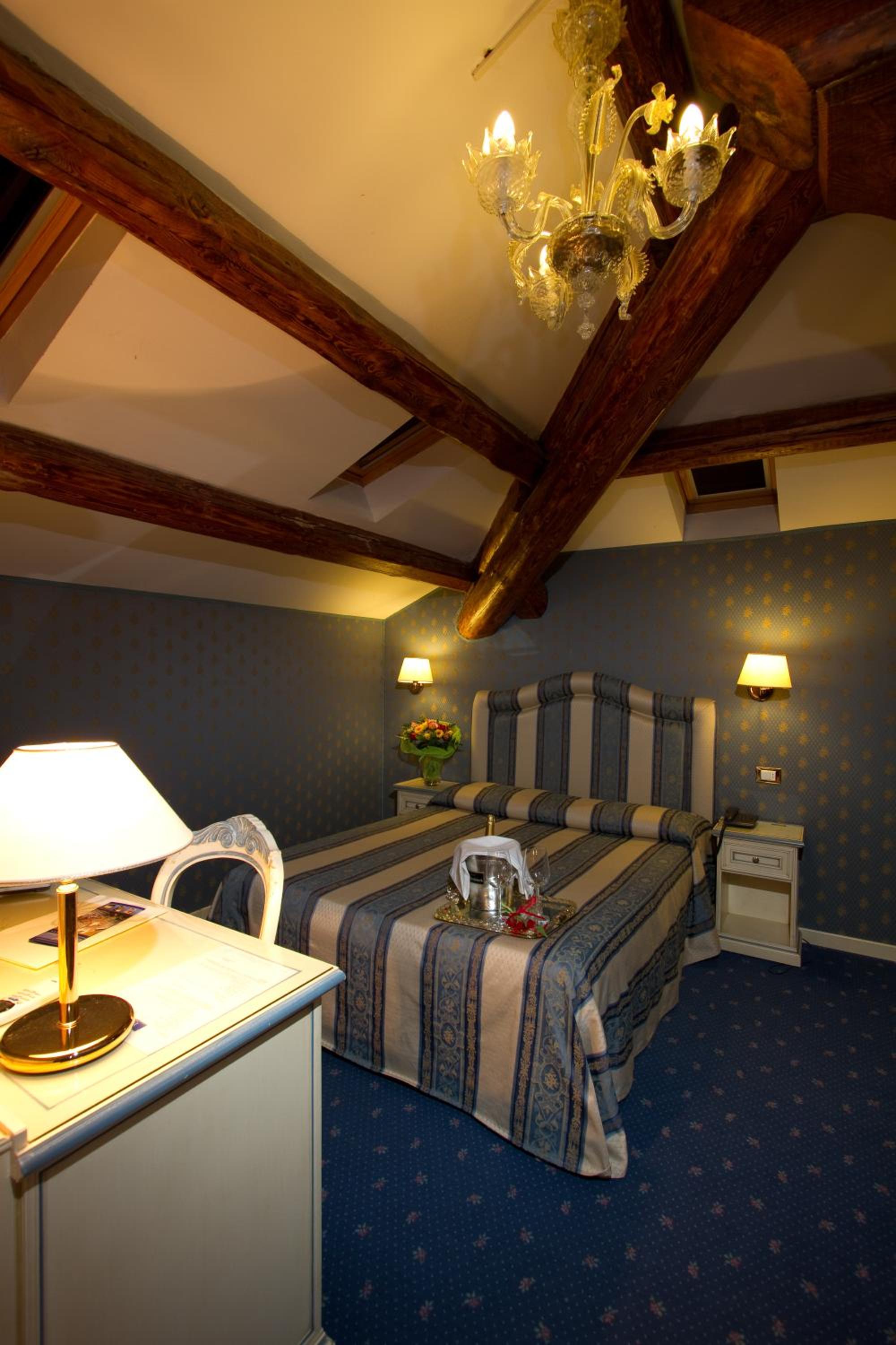 Double Room - Photo 15