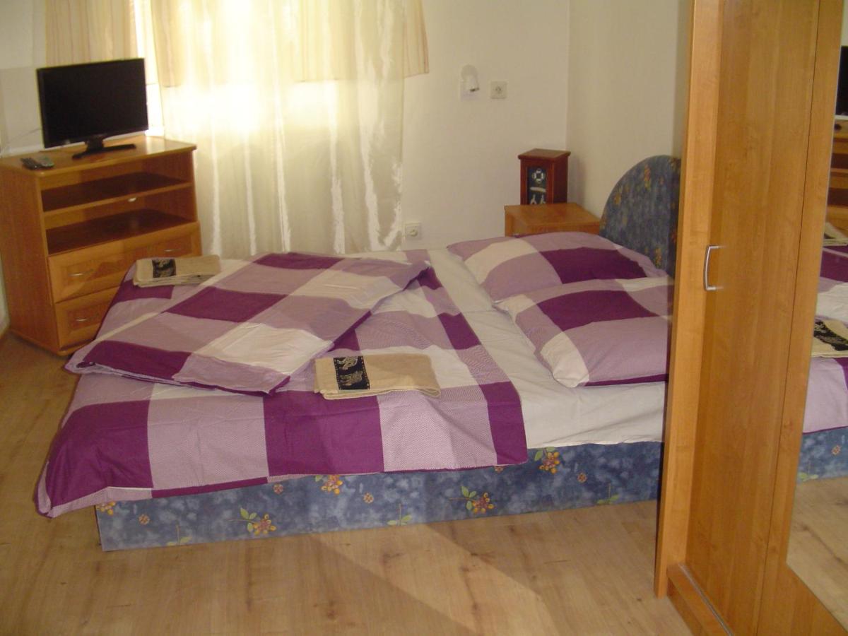 Apartment photo 1