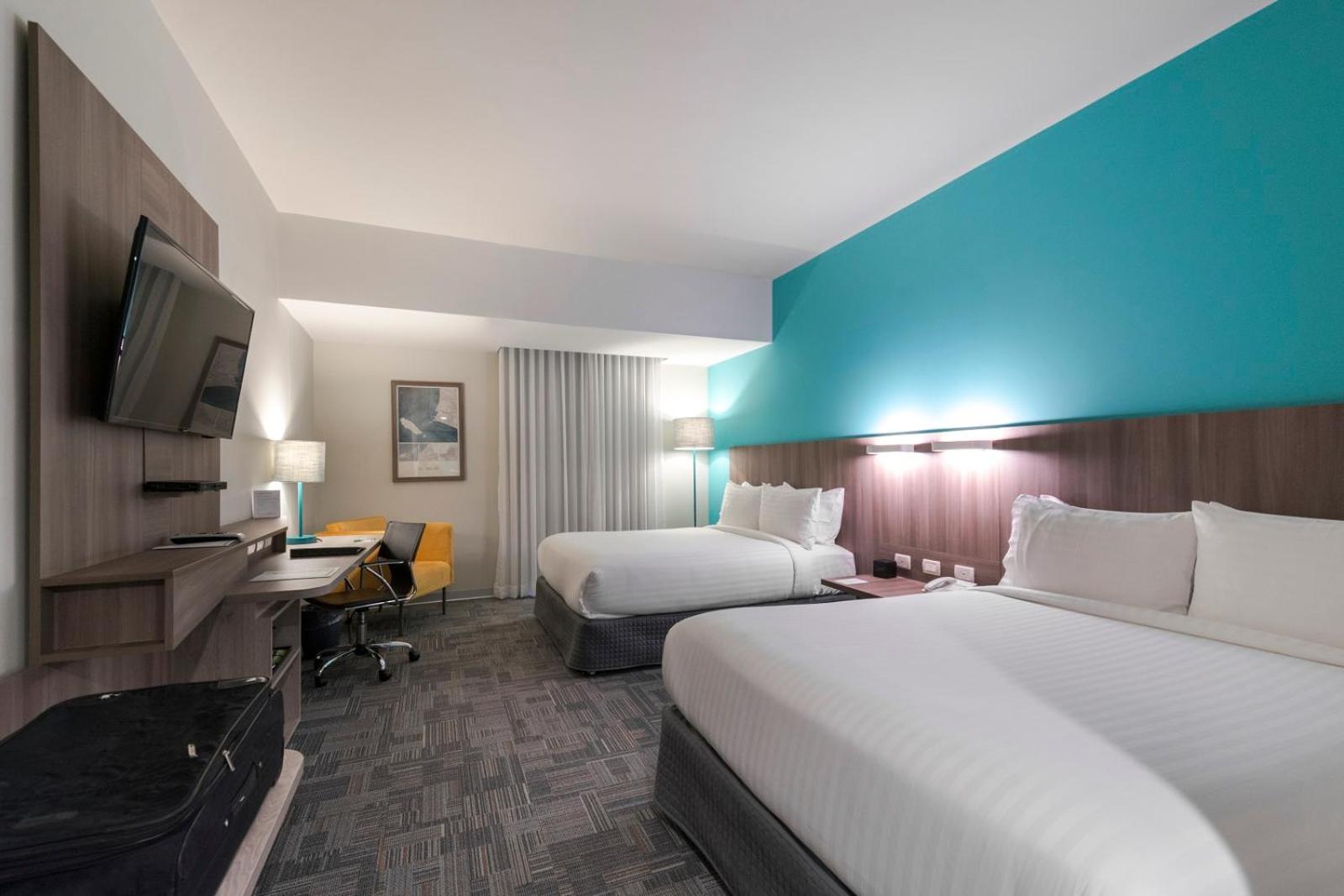 Standard Room with Two Queen Beds photo 1