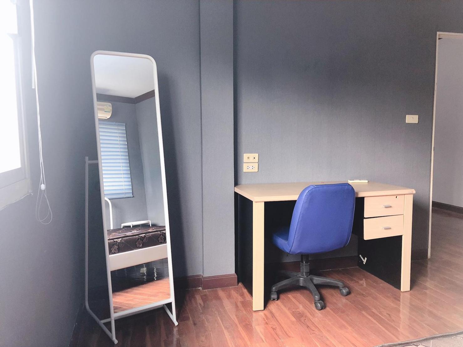 Deluxe Room (2 Adults + 1 Child) - Photo 3