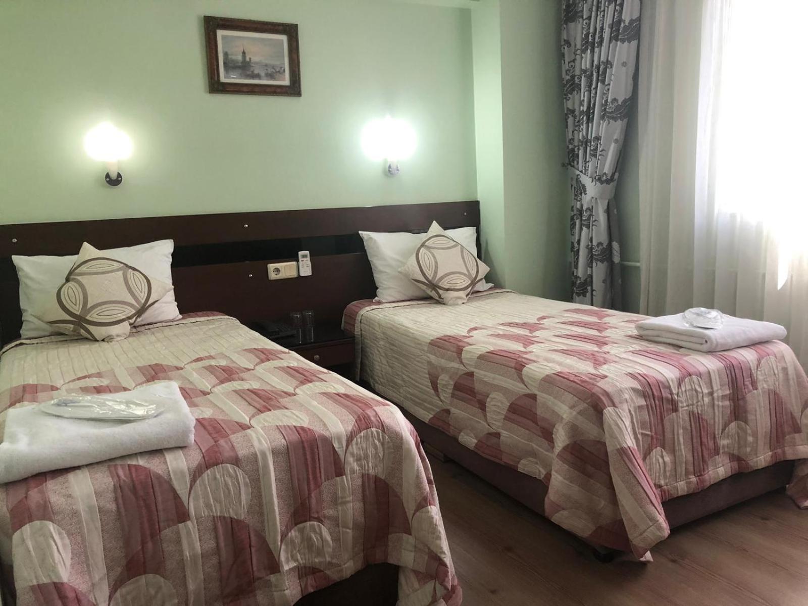 Standard Twin Room photo 2