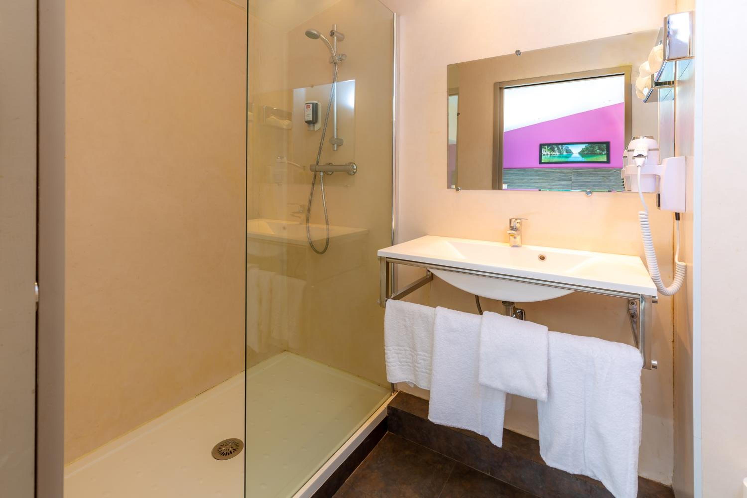 Comfort Twin Room - Photo 9